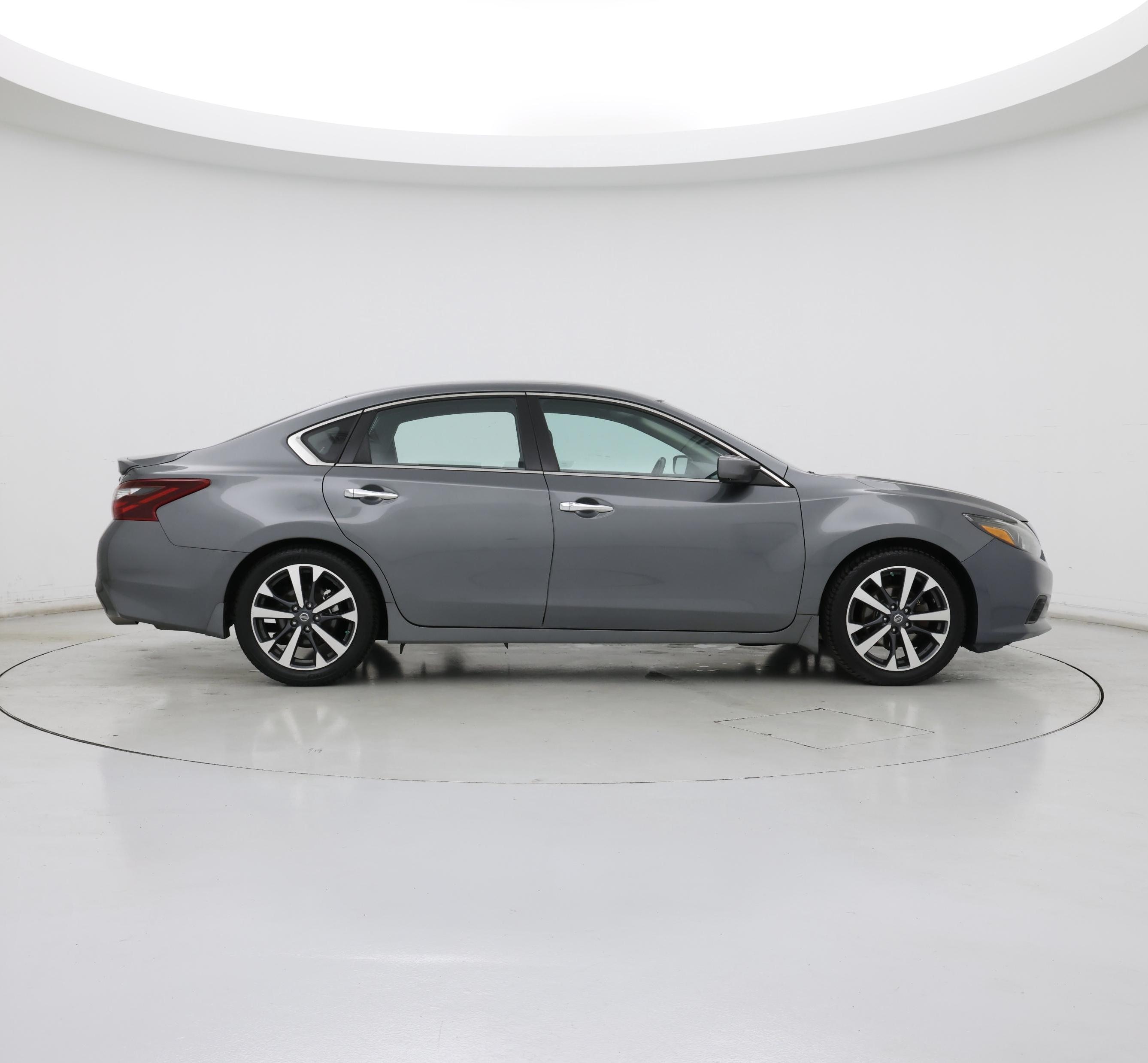 Thumbnail: 2017 Nissan Altima - 7