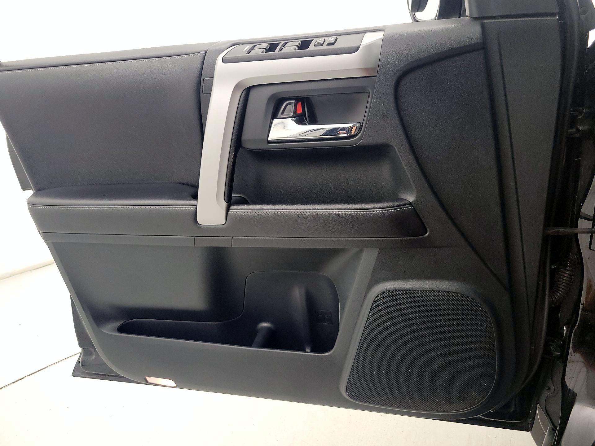 Thumbnail: 2017 Toyota 4Runner - 12