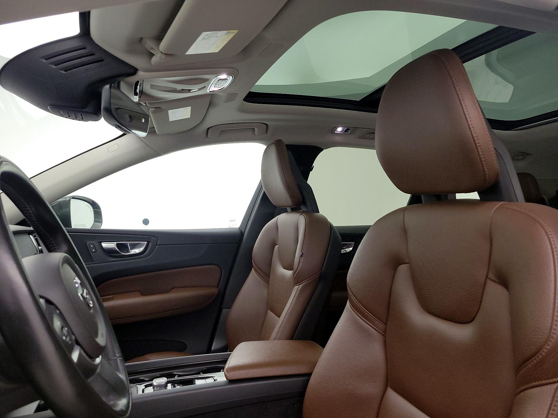 Thumbnail: 2018 Volvo XC60 - 20