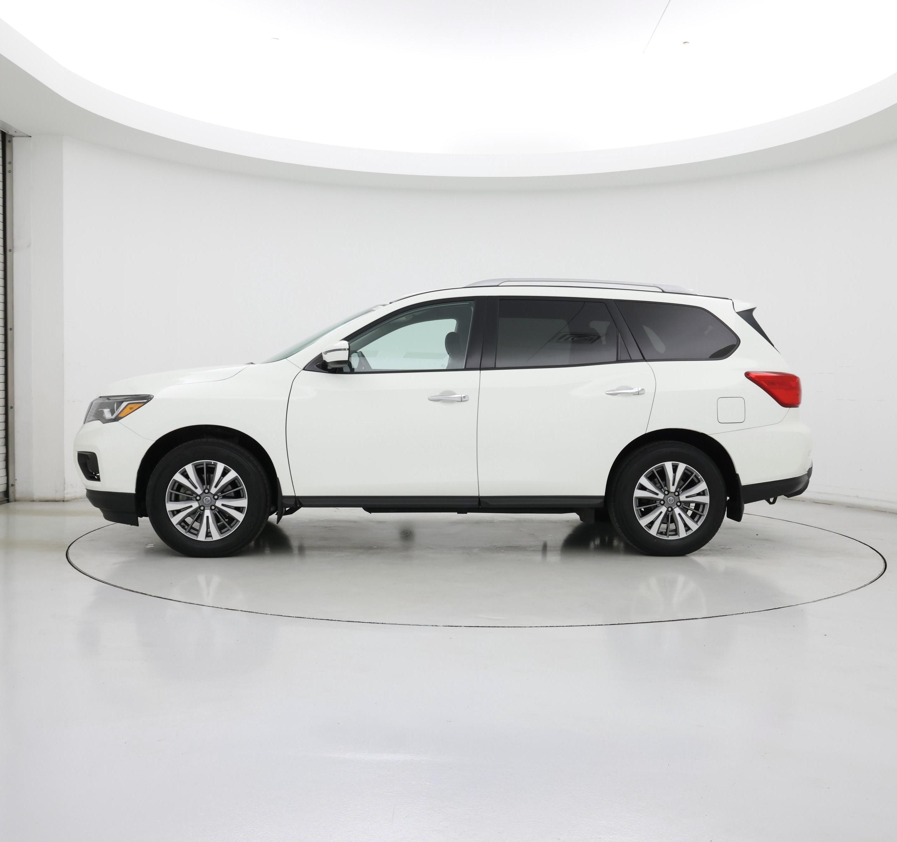 Thumbnail: 2020 Nissan Pathfinder - 3