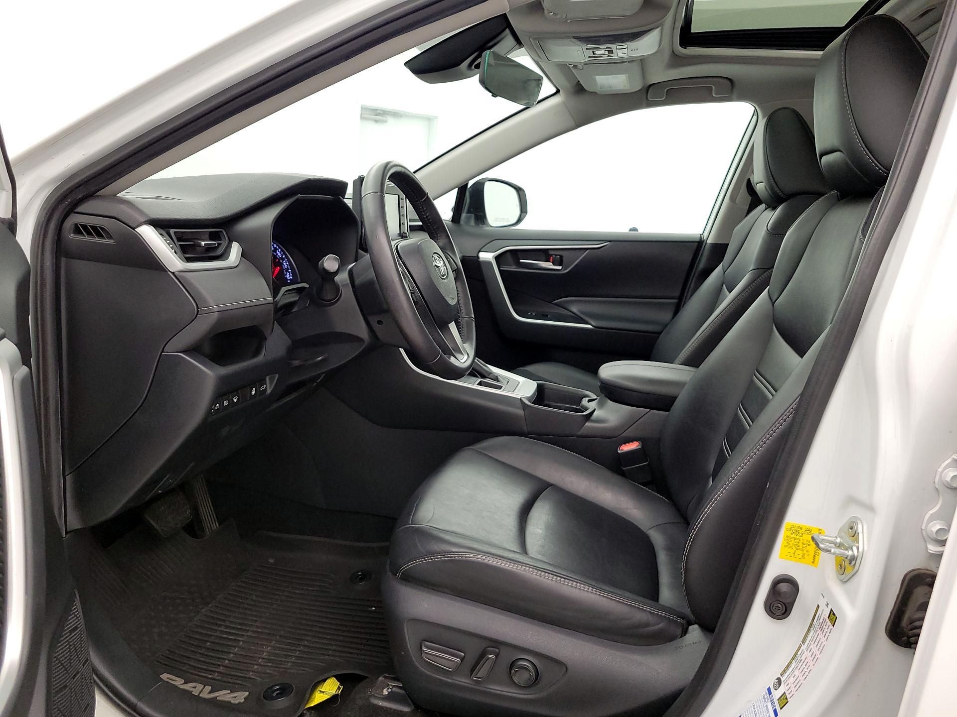 Thumbnail: 2019 Toyota RAV4 - 11