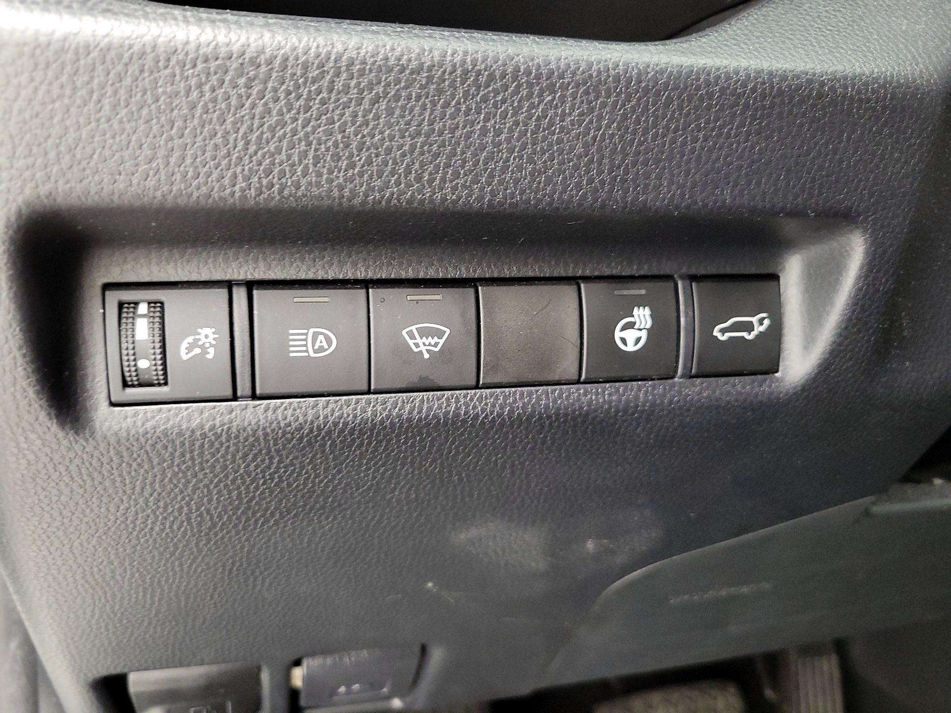 Thumbnail: 2019 Toyota RAV4 - 13