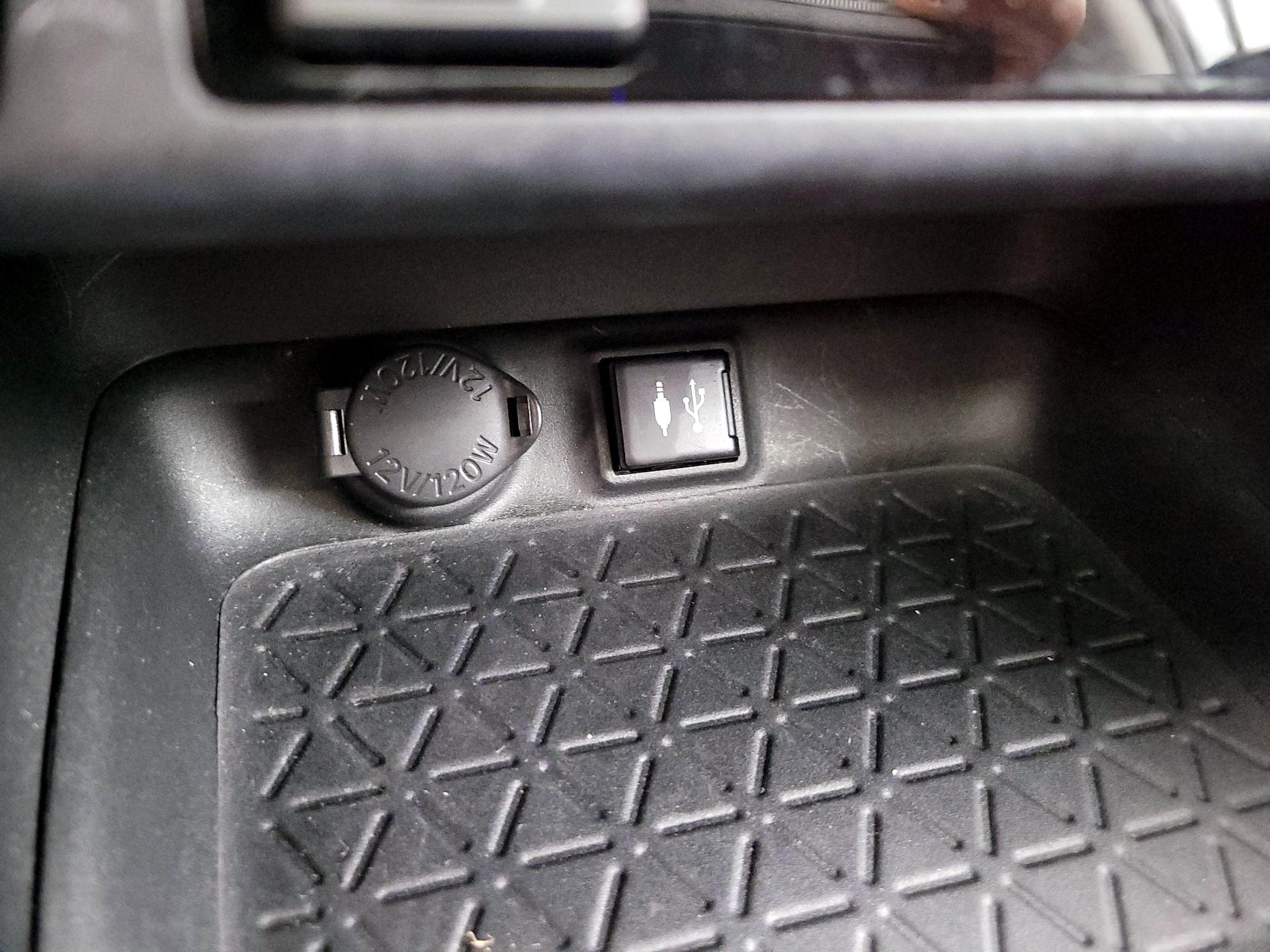 Thumbnail: 2019 Toyota RAV4 - 19