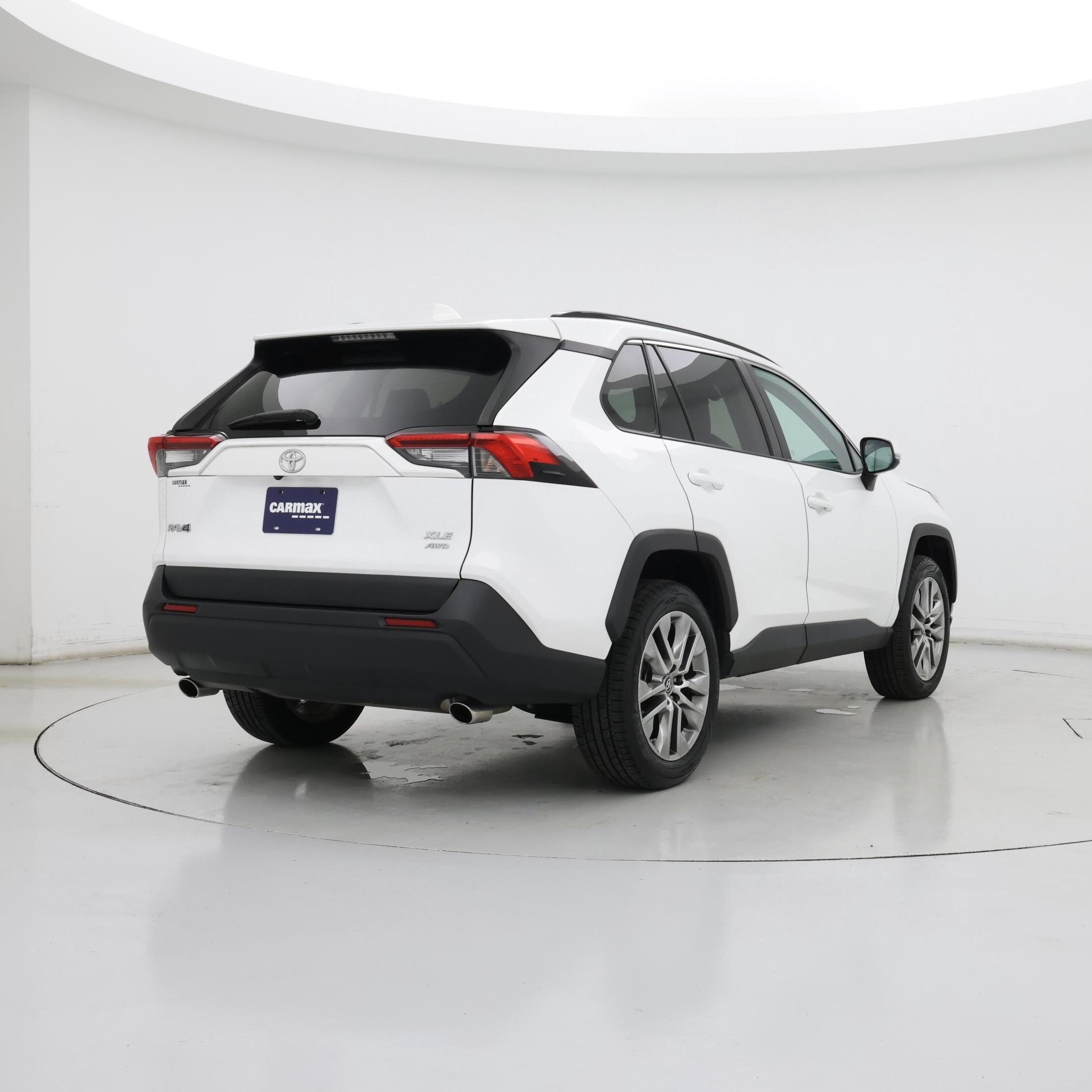 Thumbnail: 2019 Toyota RAV4 - 8