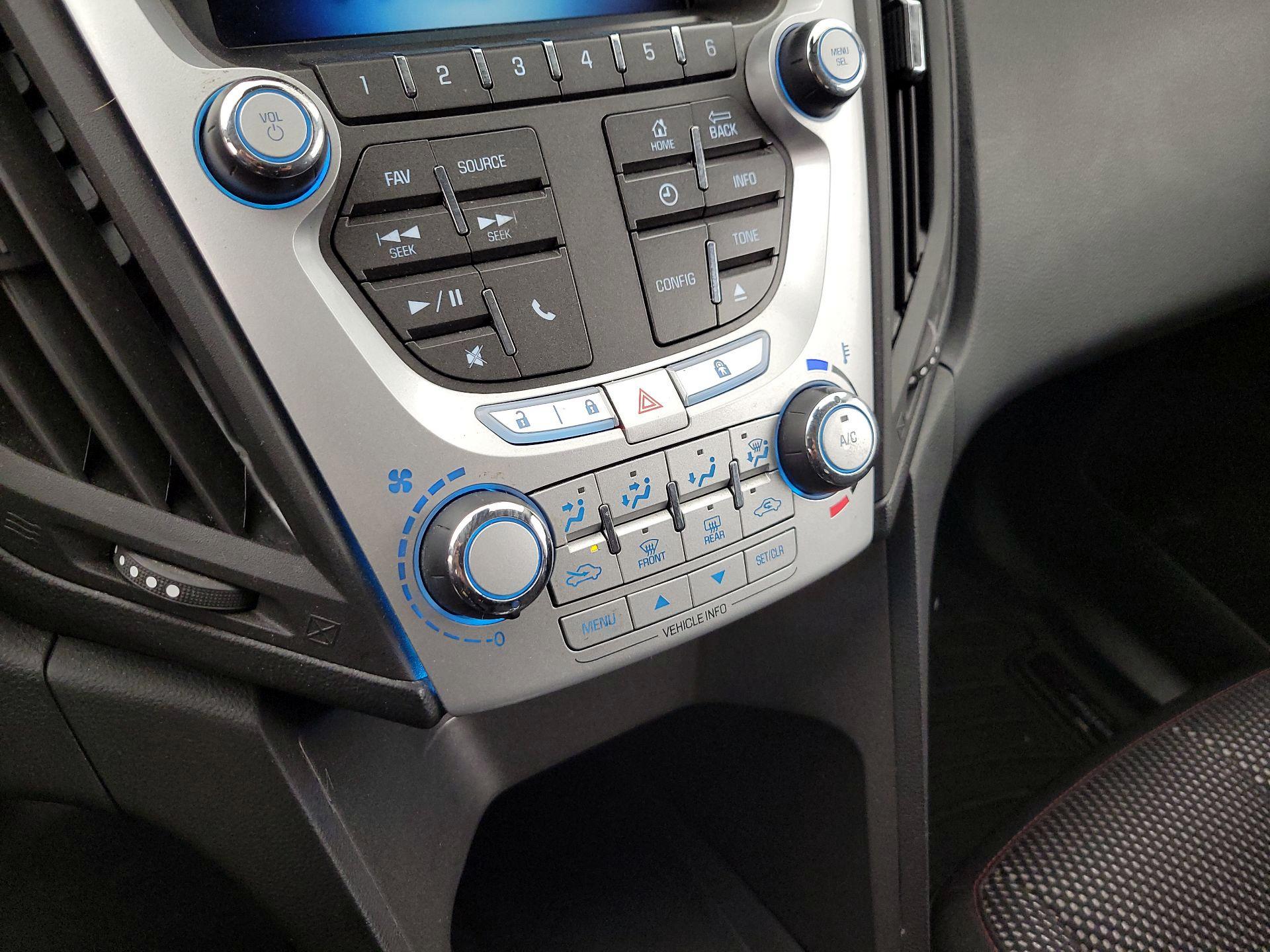 Thumbnail: 2015 Chevrolet Equinox - 15