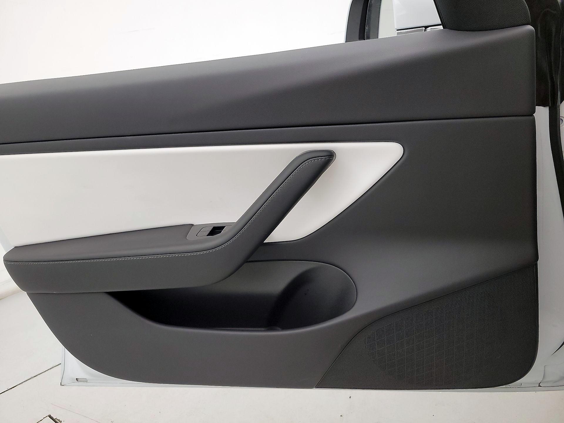 Thumbnail: 2020 Tesla Model 3 - 12