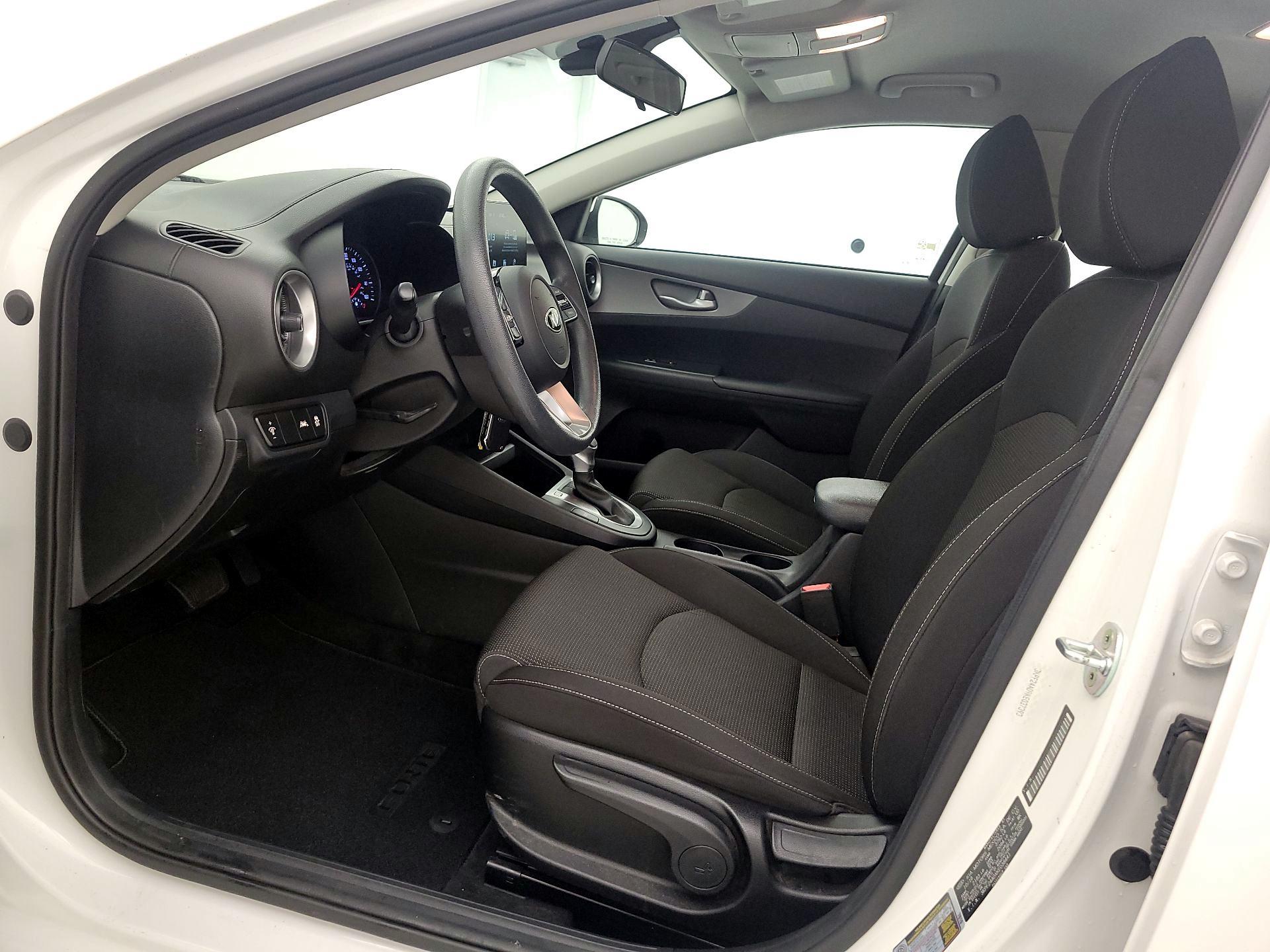Thumbnail: 2019 Kia Forte - 11