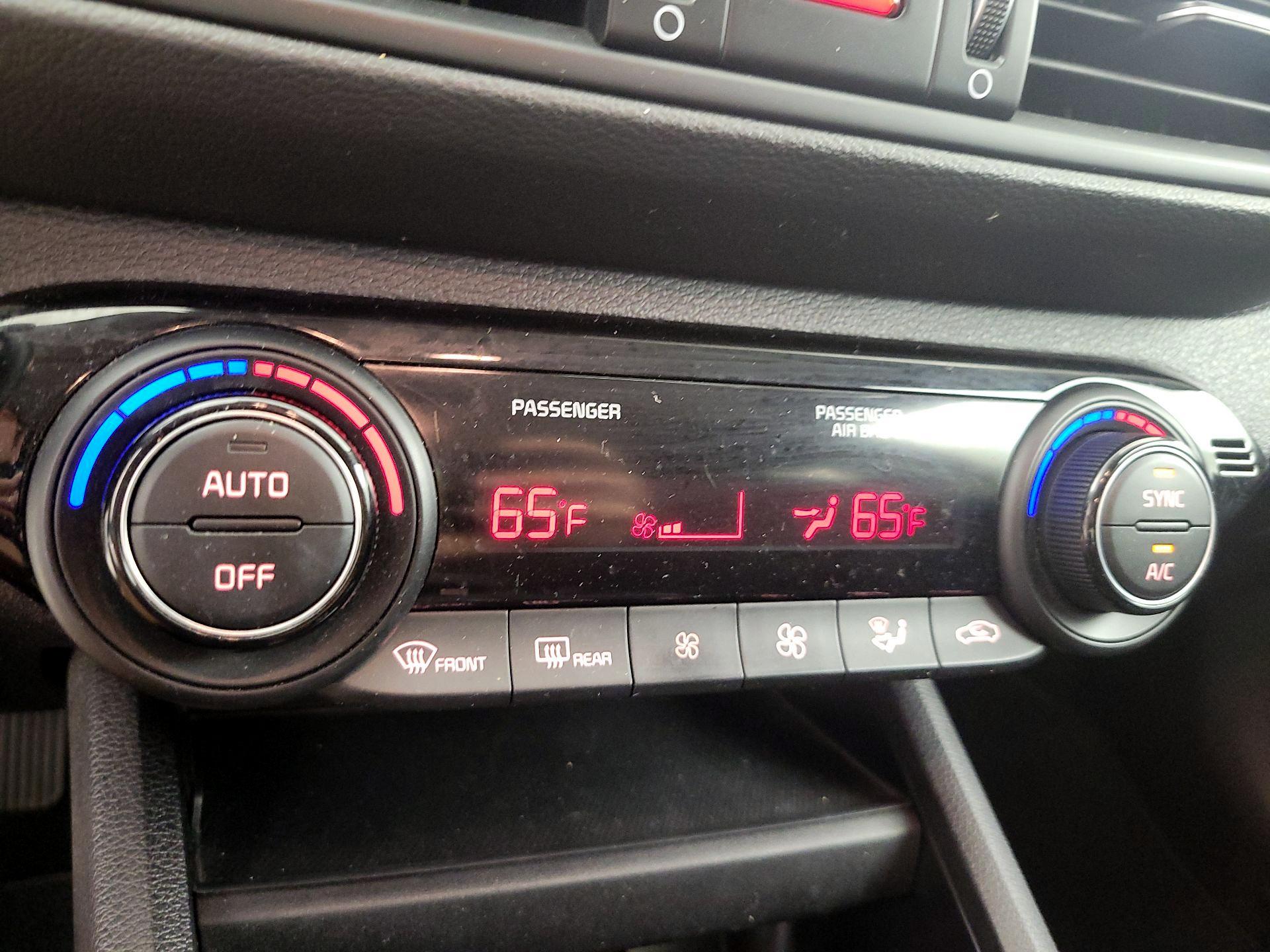 Thumbnail: 2019 Kia Forte - 16
