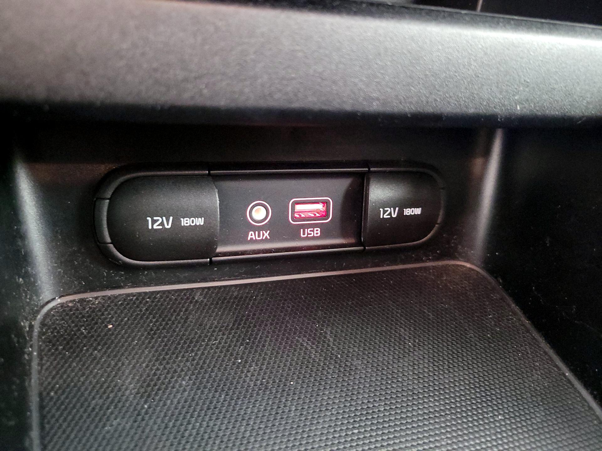 Thumbnail: 2019 Kia Forte - 18