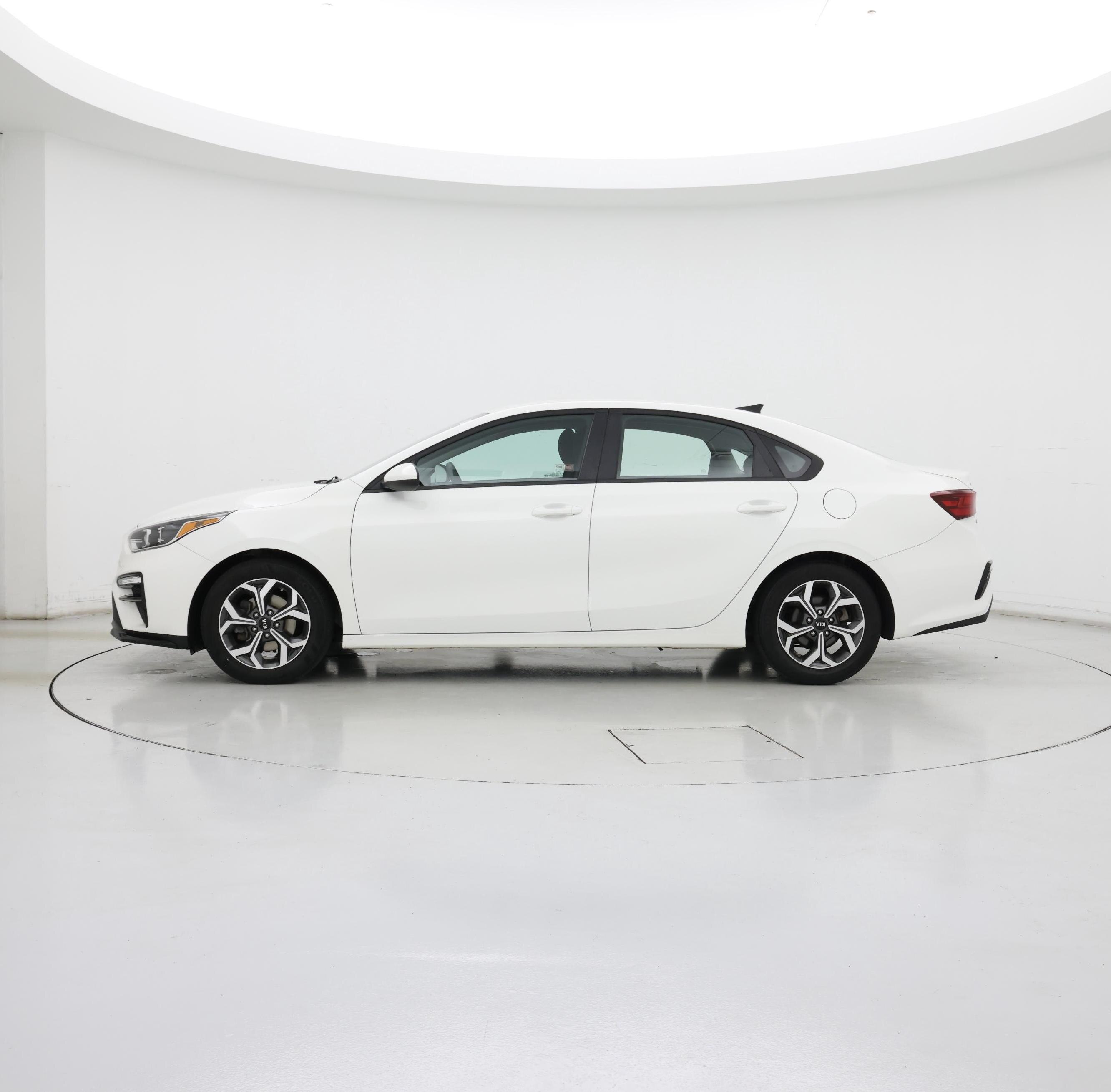 Thumbnail: 2019 Kia Forte - 3