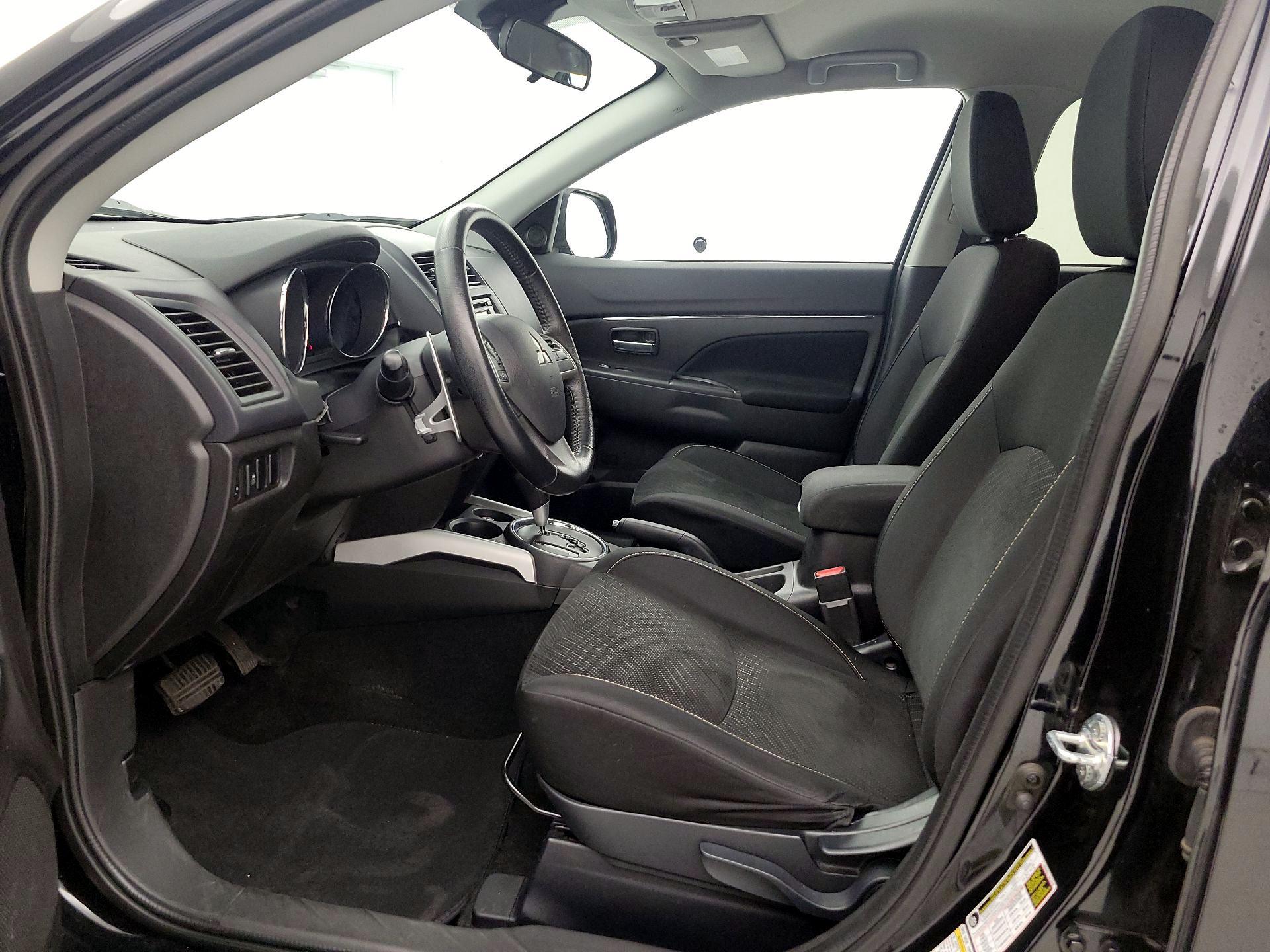 Thumbnail: 2014 Mitsubishi Outlander Sport - 11