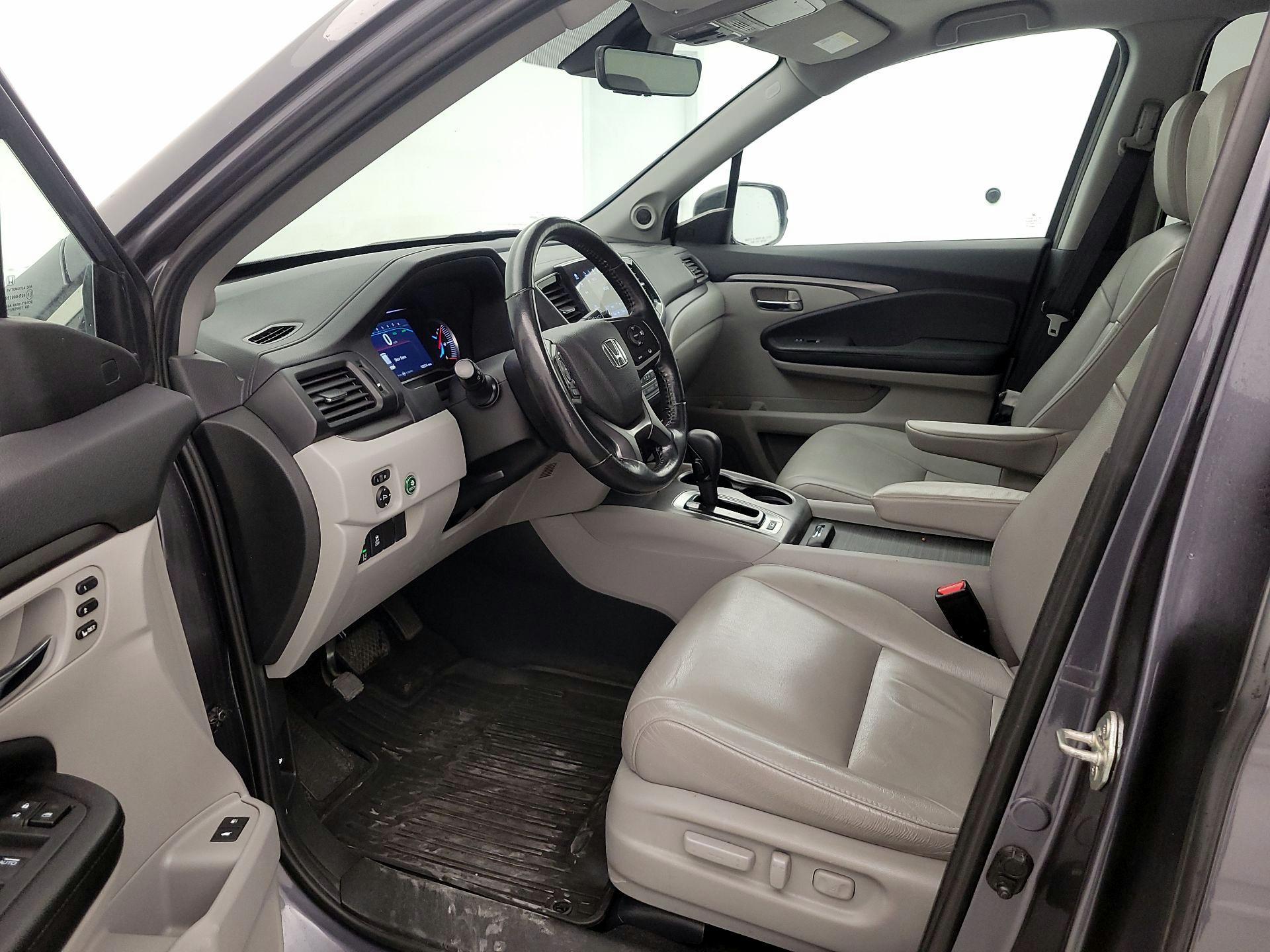 Thumbnail: 2019 Honda Pilot - 11