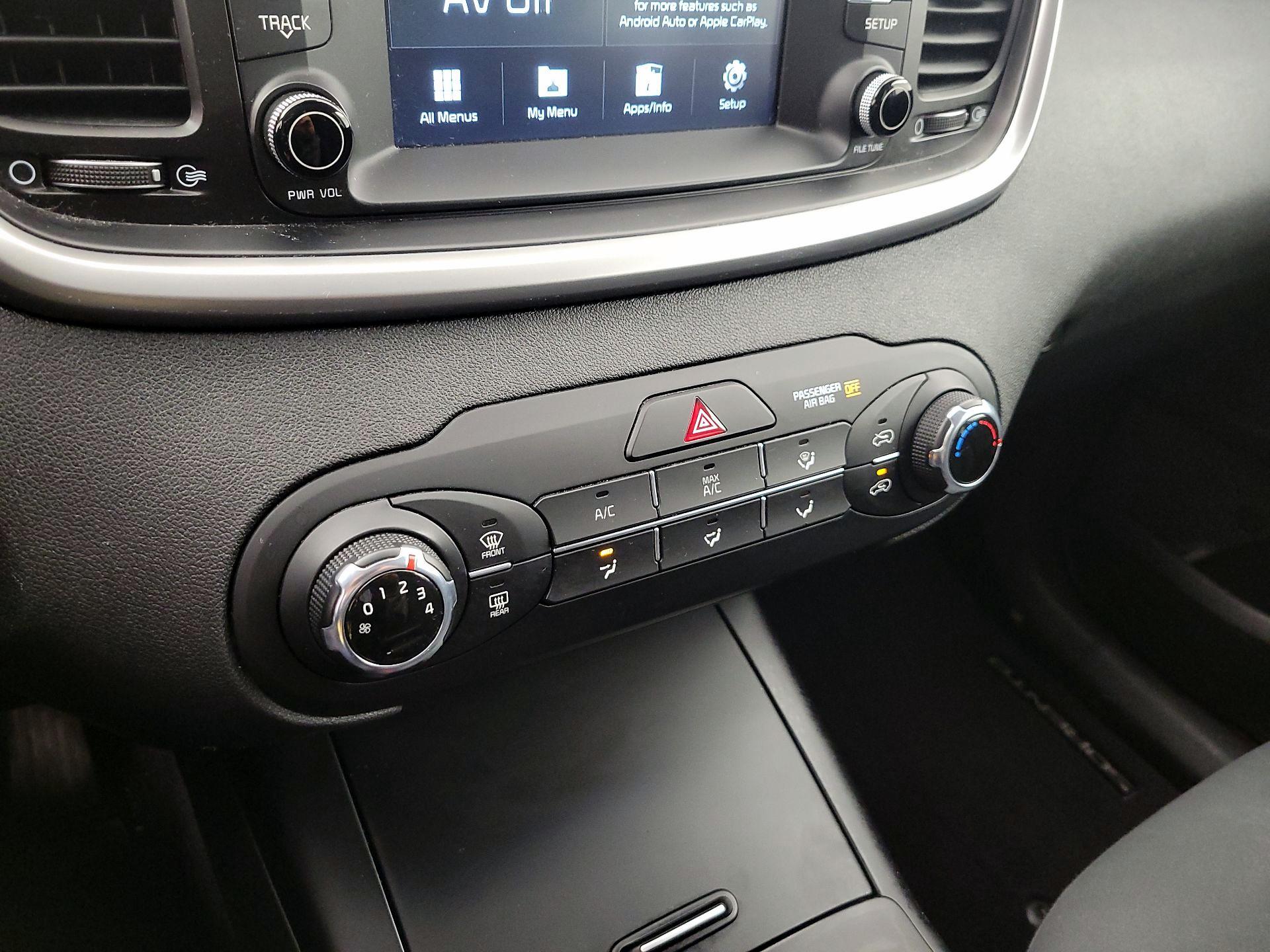 Thumbnail: 2019 Kia Sorento - 16