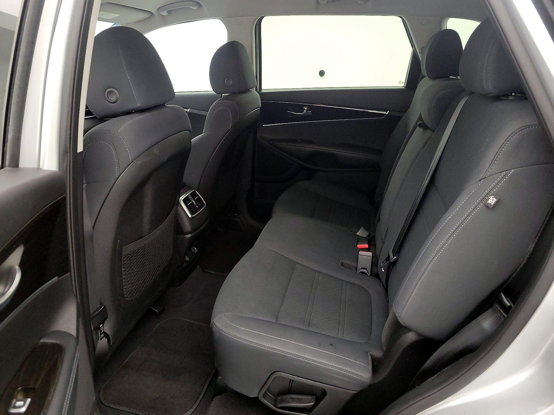Thumbnail: 2019 Kia Sorento - 19