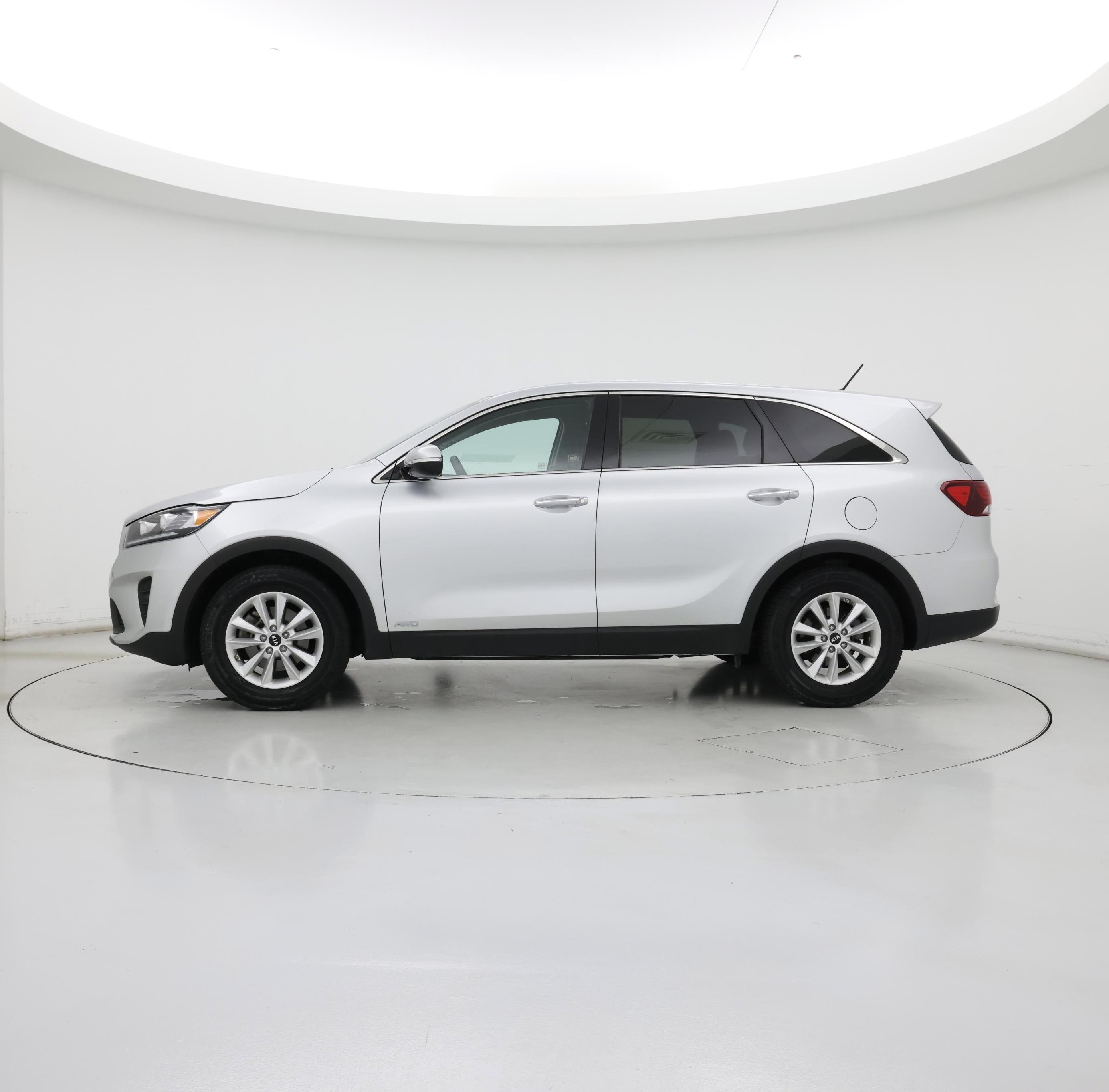 Thumbnail: 2019 Kia Sorento - 3