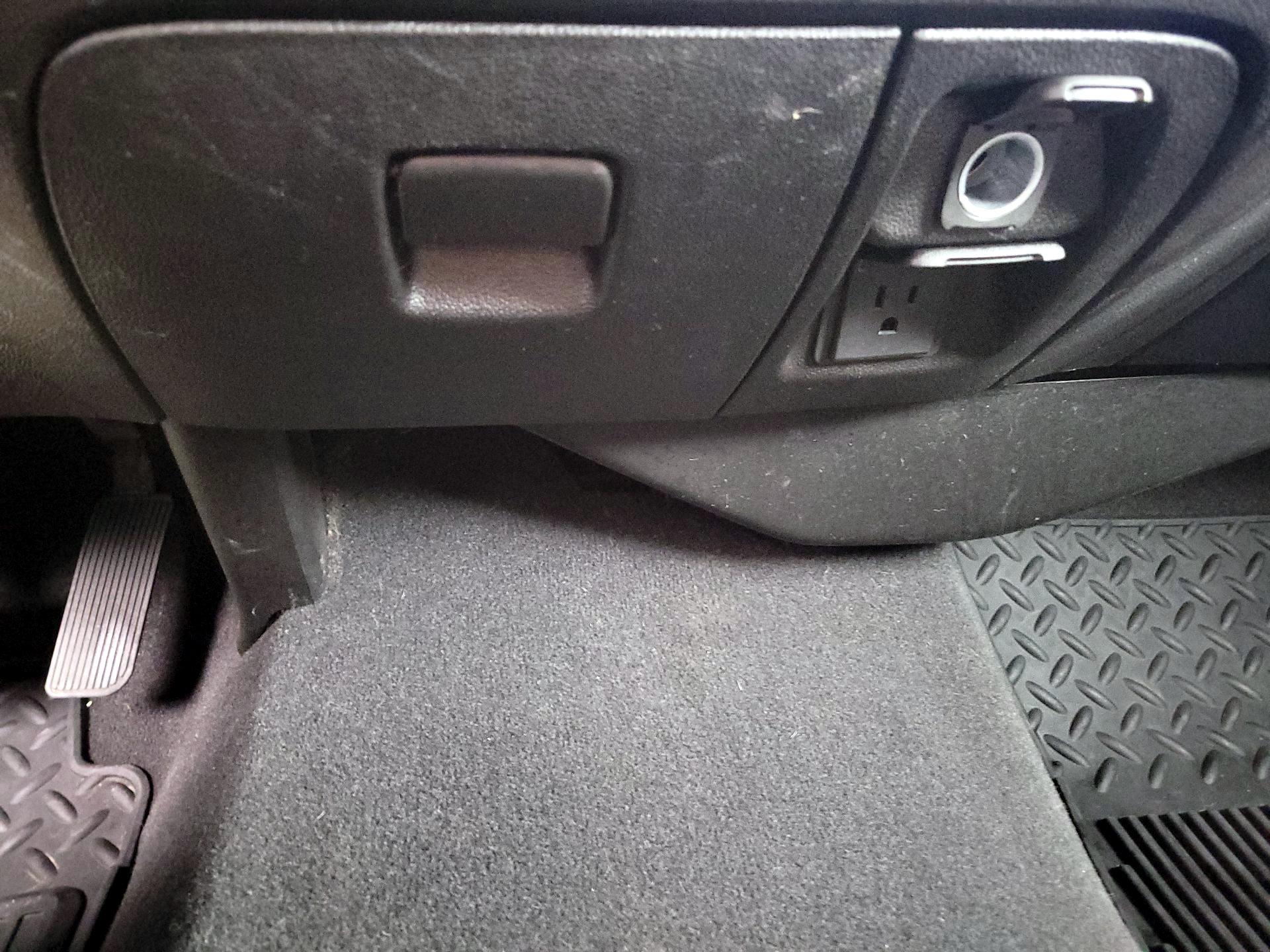 Thumbnail: 2019 Chevrolet Silverado 1500 - 19