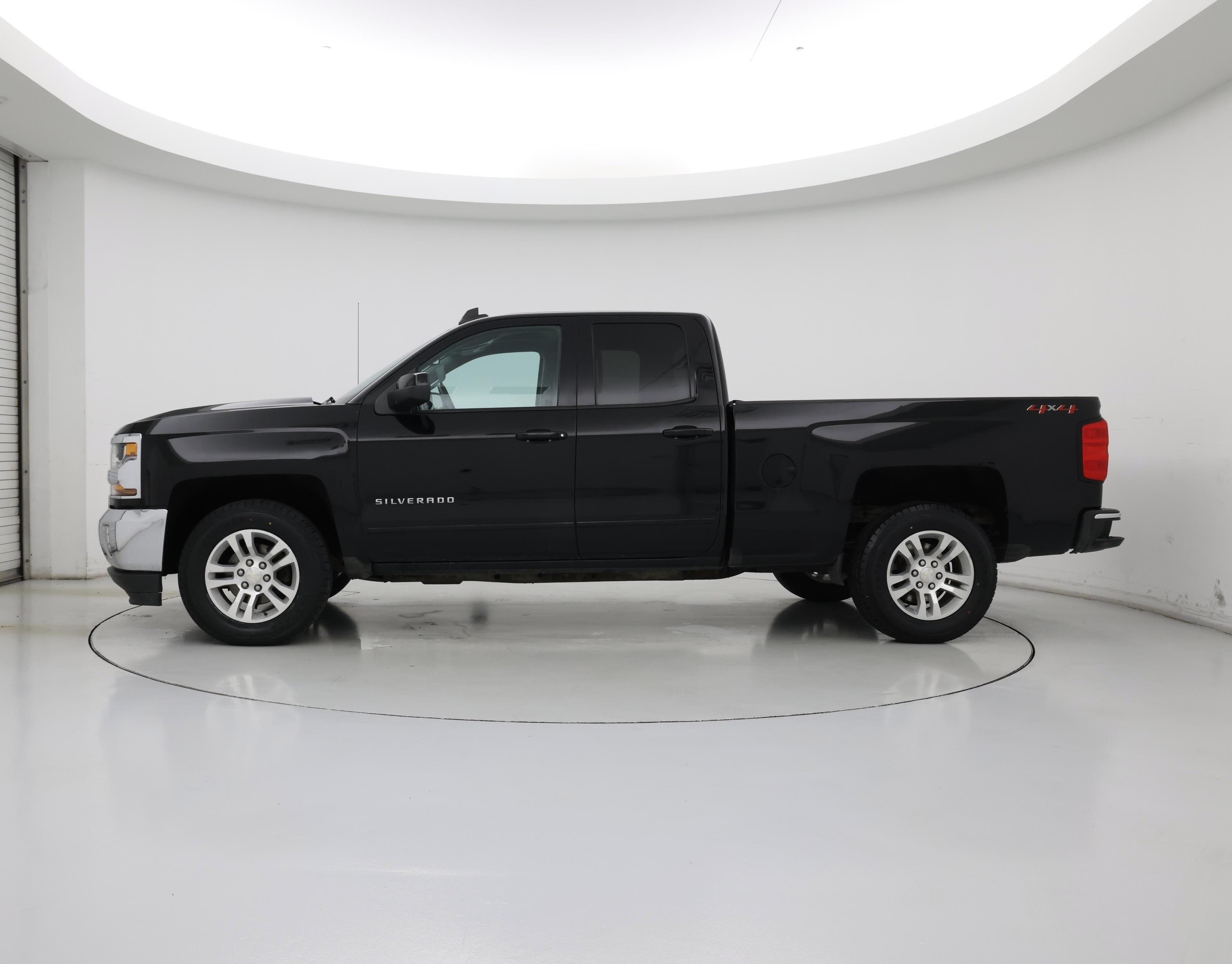 Thumbnail: 2019 Chevrolet Silverado 1500 - 3