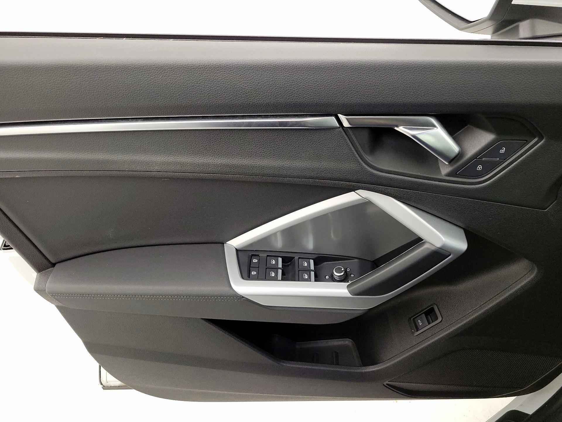 Thumbnail: 2020 Audi Q3 - 12