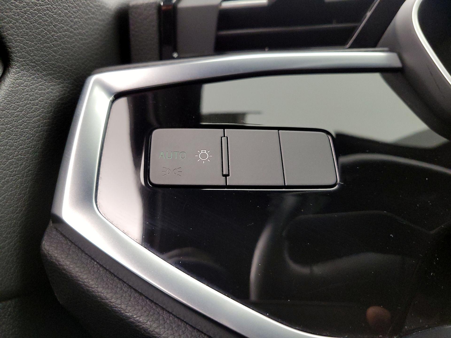 Thumbnail: 2020 Audi Q3 - 13