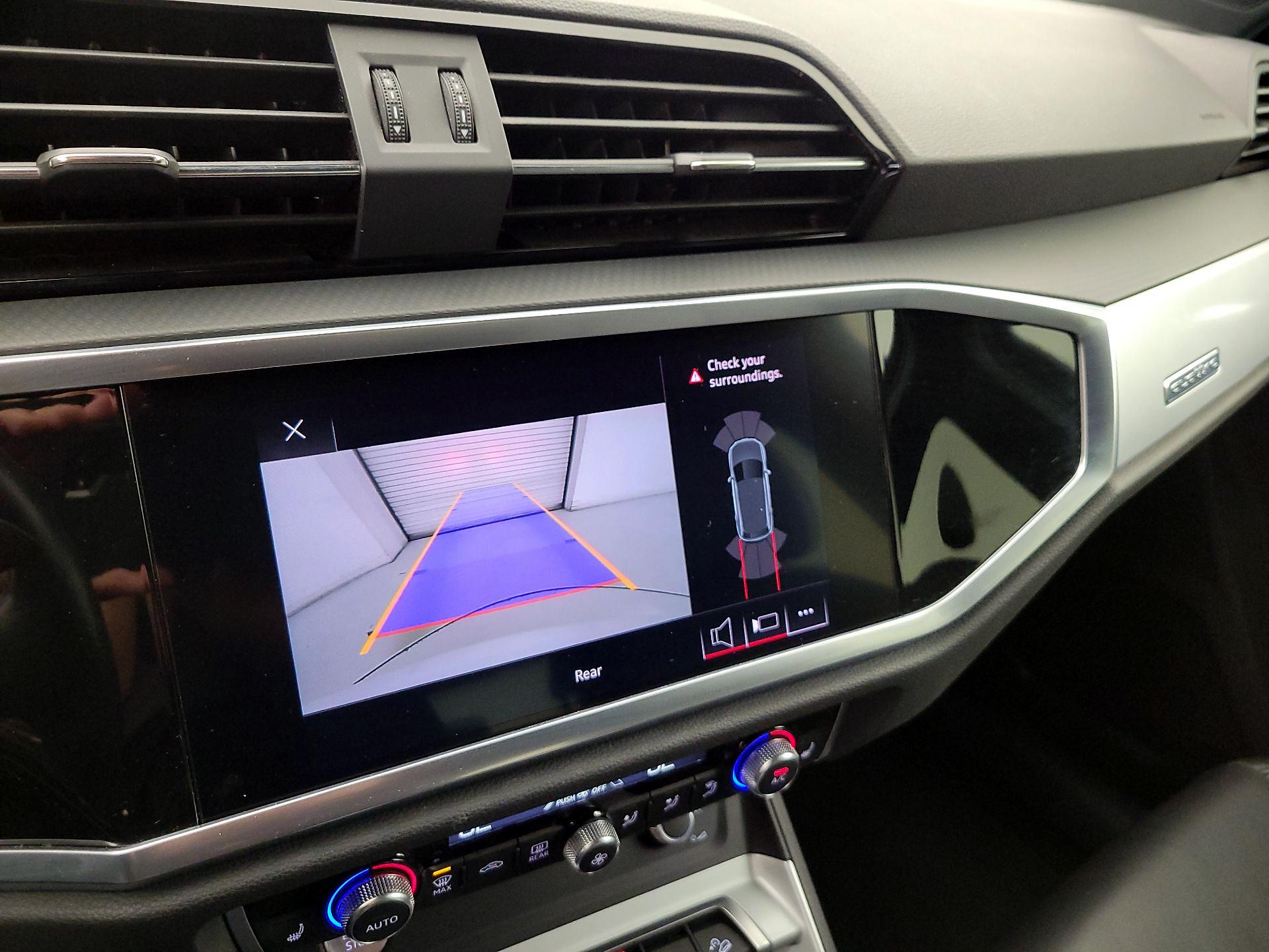 Thumbnail: 2020 Audi Q3 - 14