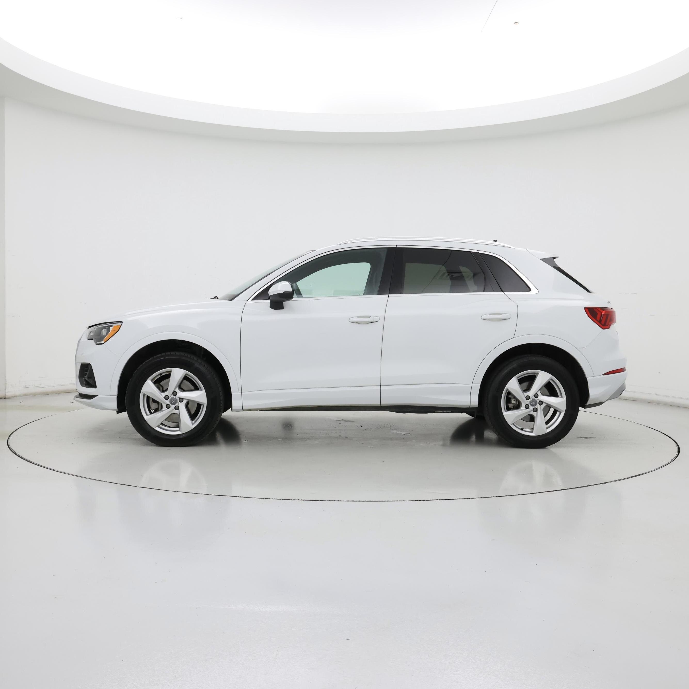 Thumbnail: 2020 Audi Q3 - 3