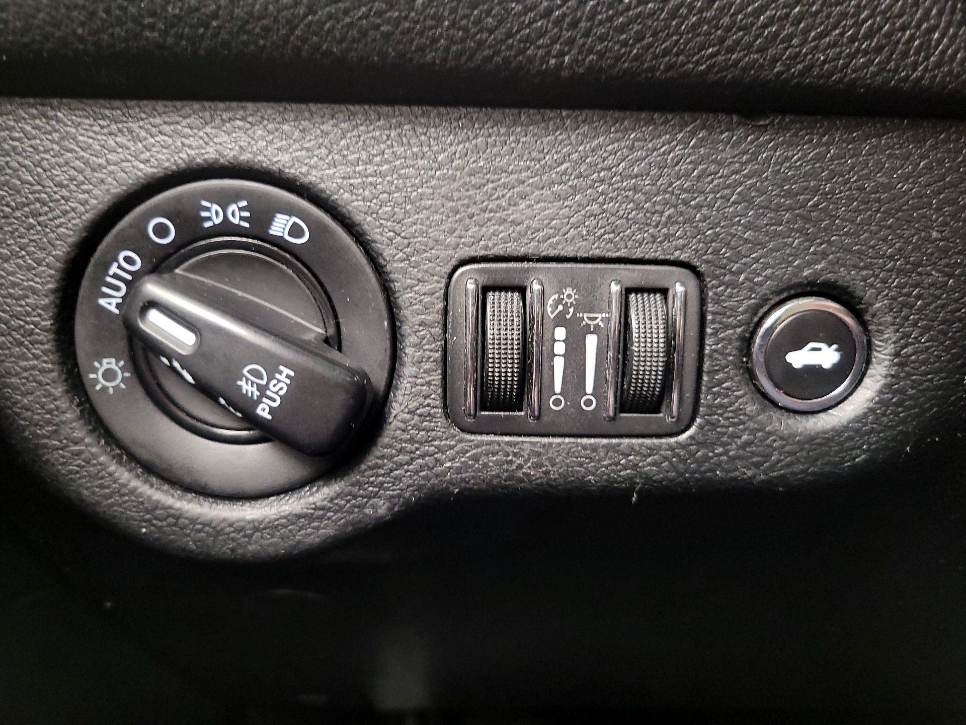 Thumbnail: 2018 Dodge Challenger - 13