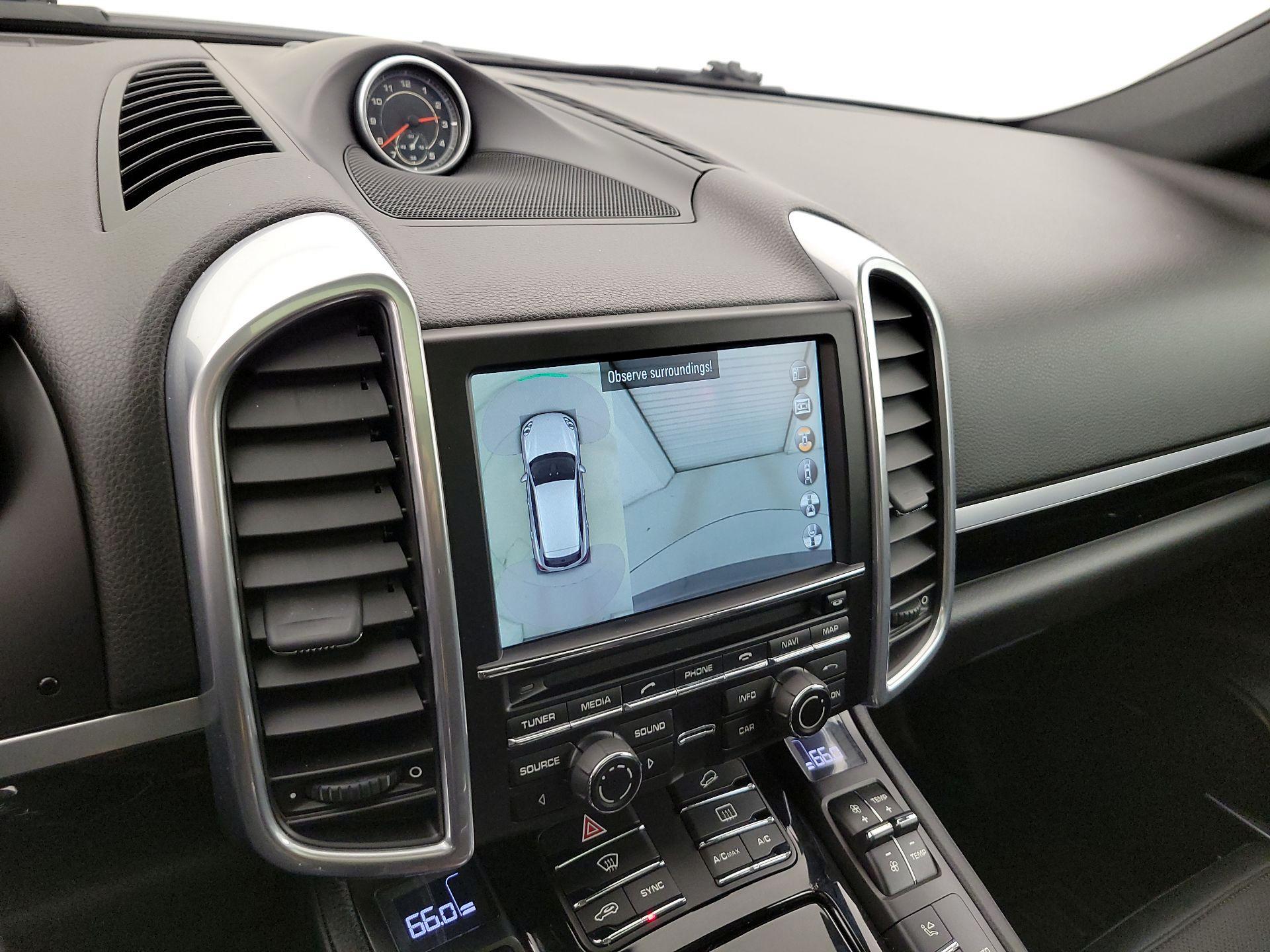 Thumbnail: 2016 Porsche Cayenne - 14