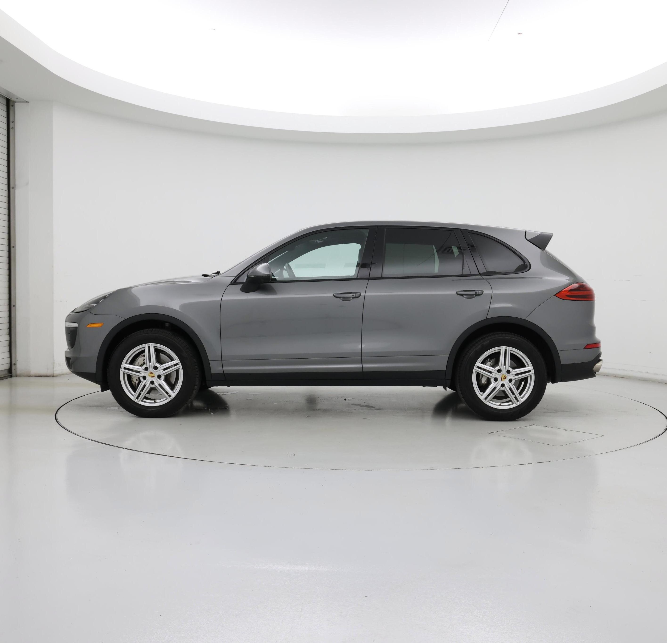 Thumbnail: 2016 Porsche Cayenne - 3