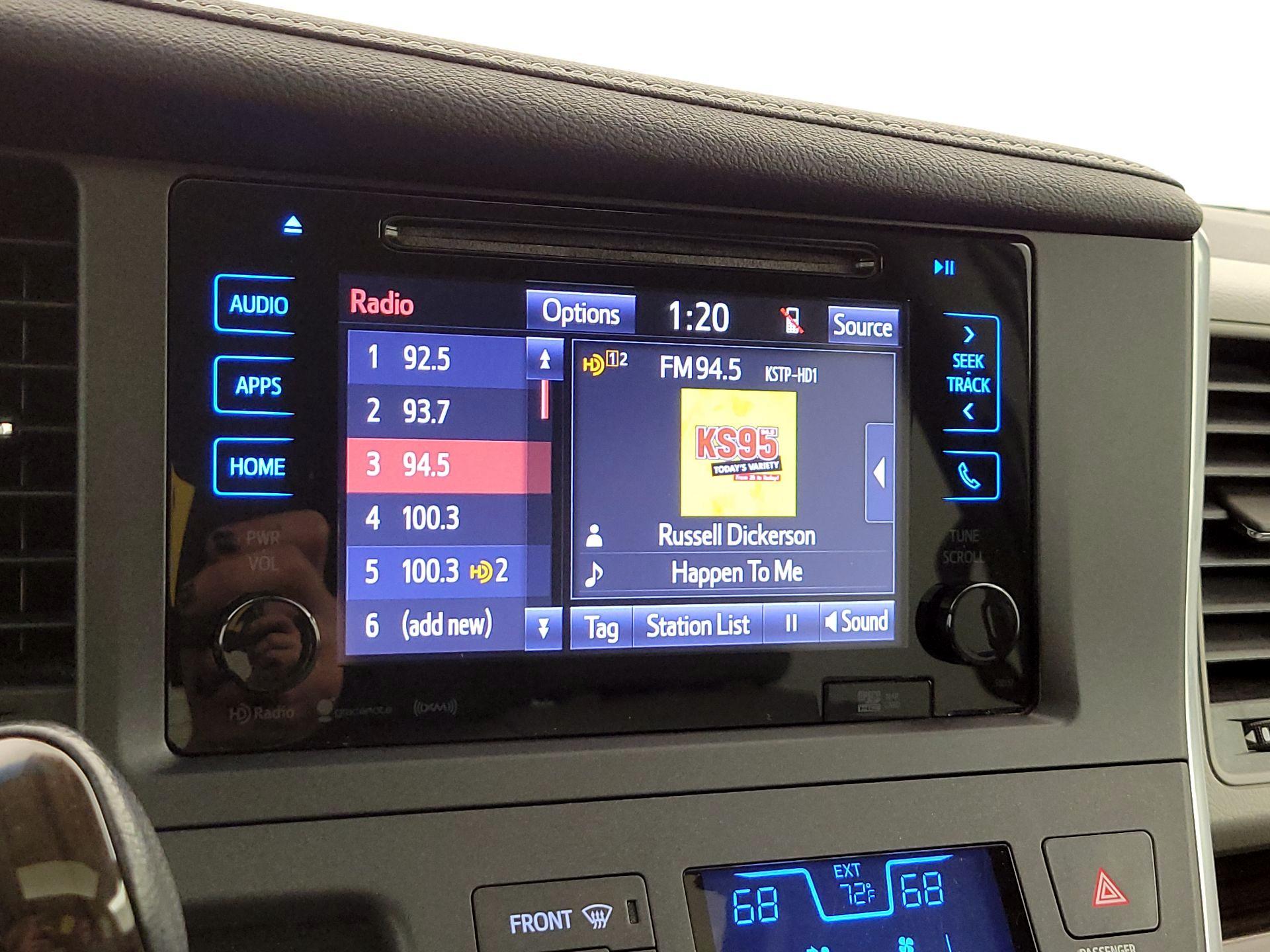 Thumbnail: 2017 Toyota Sienna - 16