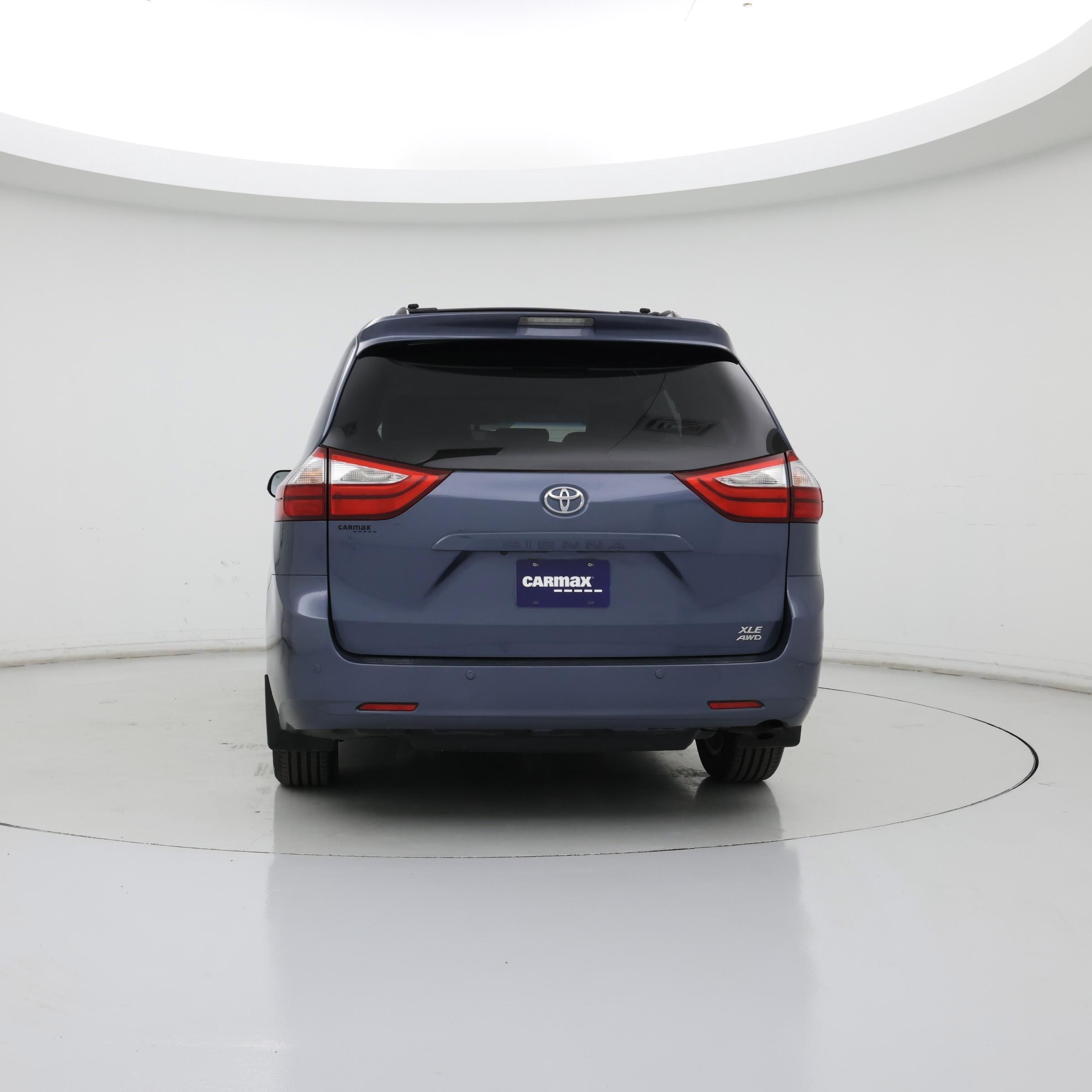 Thumbnail: 2017 Toyota Sienna - 6