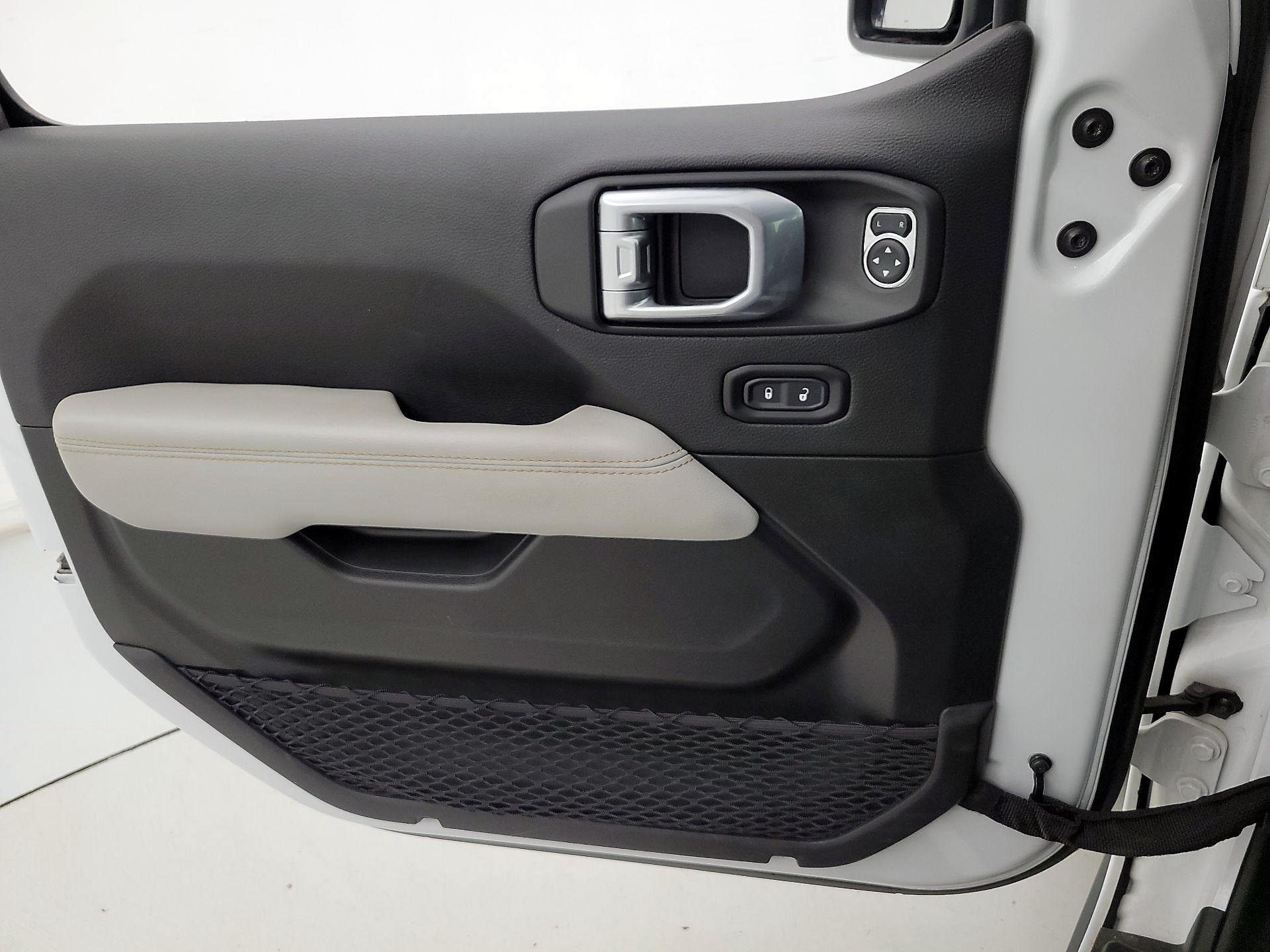 Thumbnail: 2023 Jeep Gladiator - 12