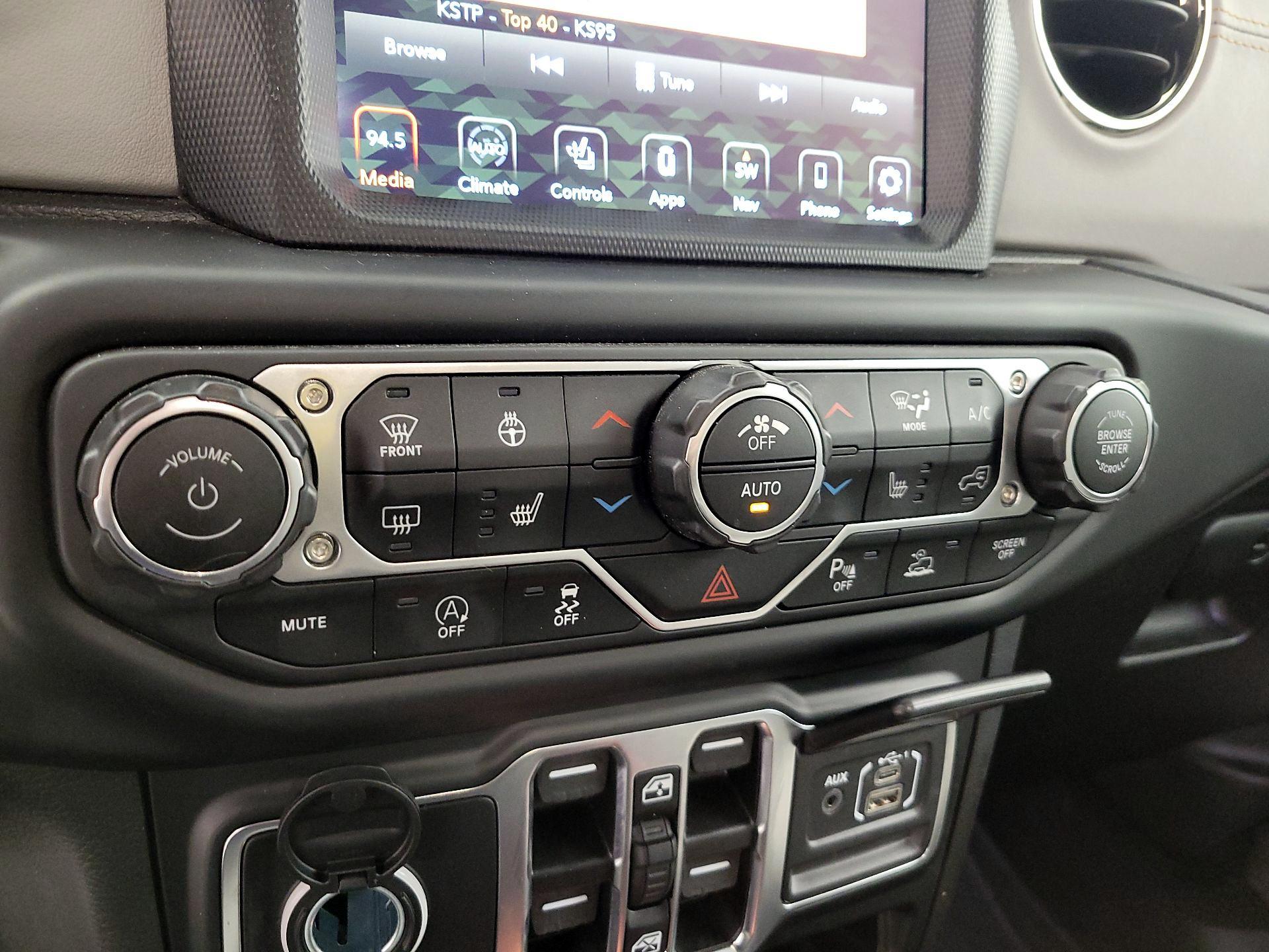 Thumbnail: 2023 Jeep Gladiator - 17