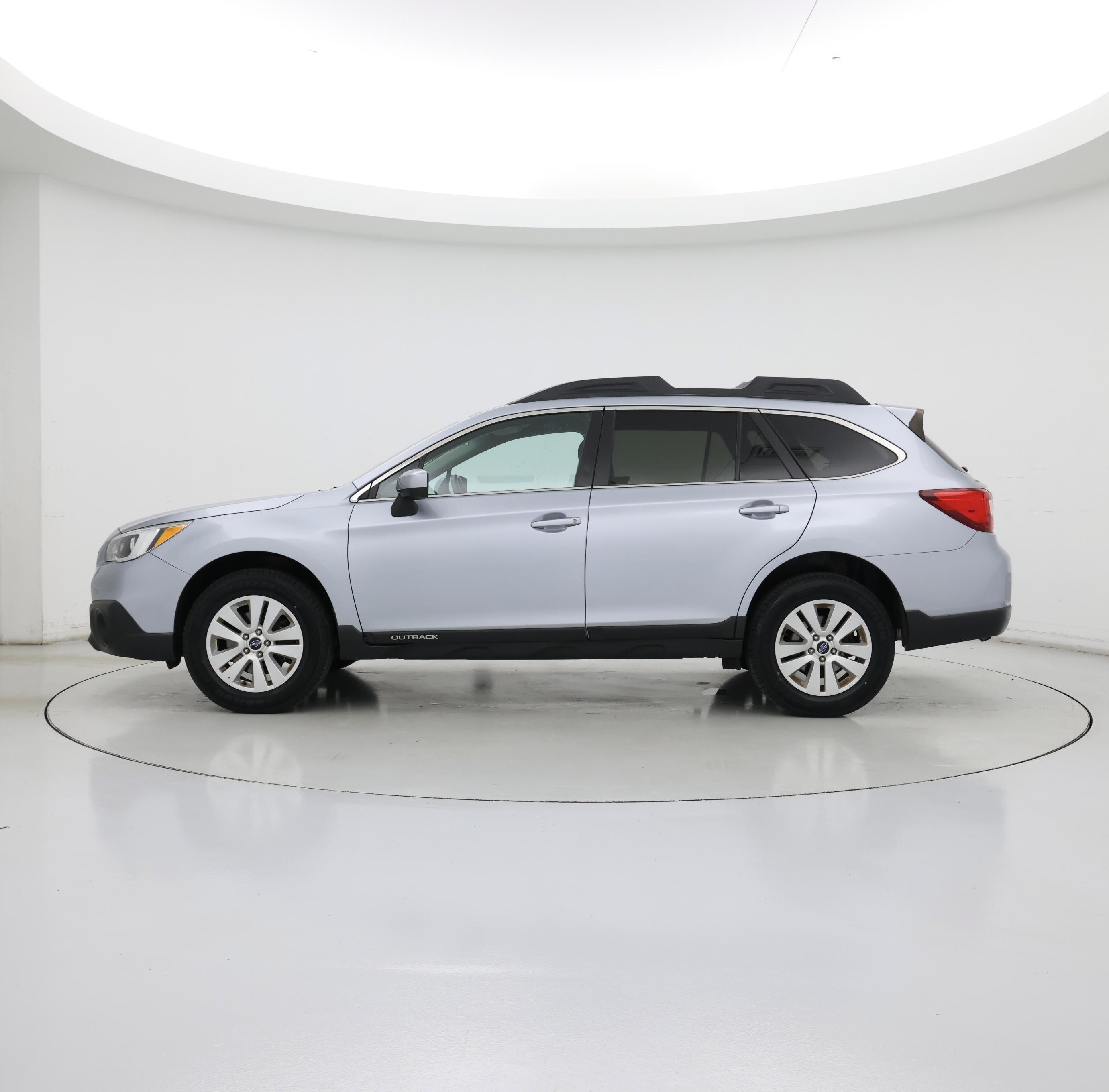 Thumbnail: 2015 Subaru Outback - 3