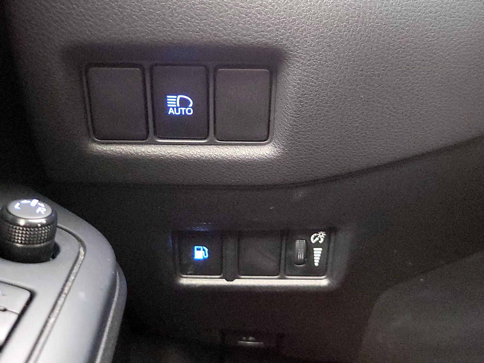 Thumbnail: 2020 Toyota C-HR - 13