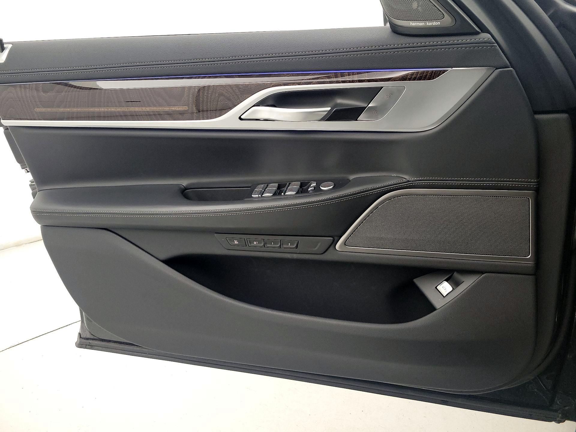 Thumbnail: 2021 BMW 7 Series - 12