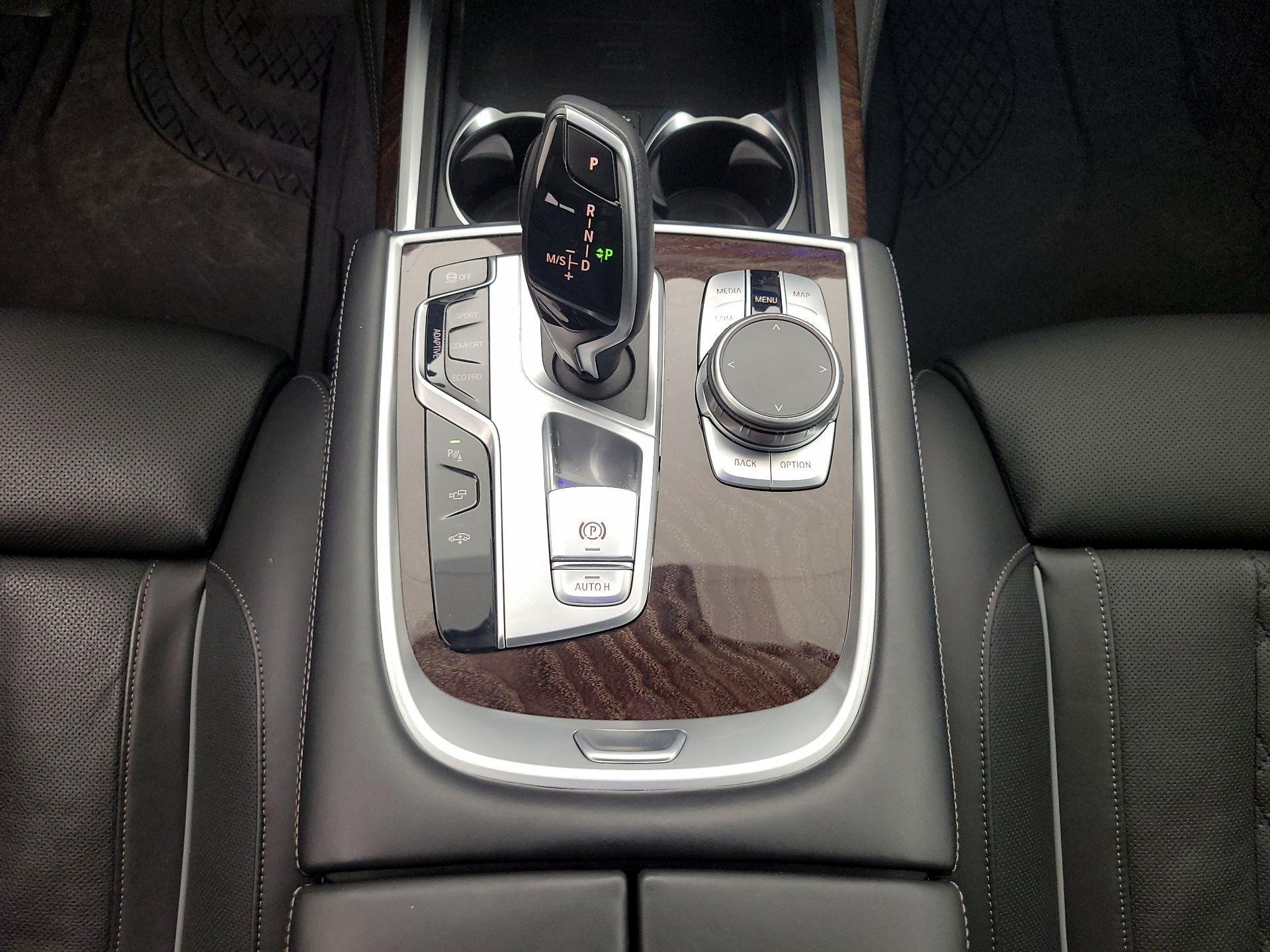 Thumbnail: 2021 BMW 7 Series - 18