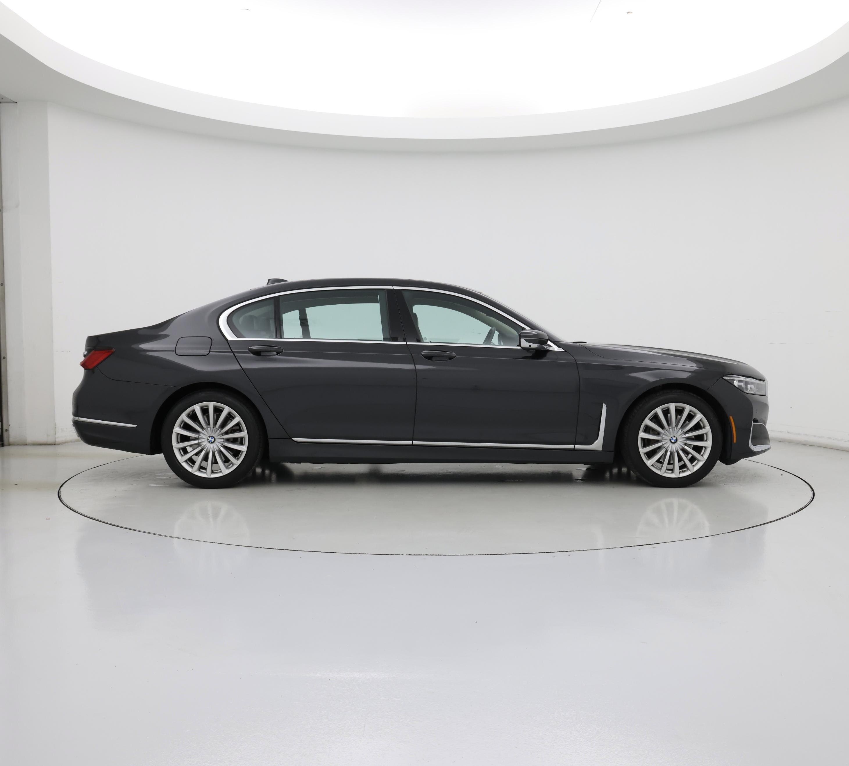 Thumbnail: 2021 BMW 7 Series - 7