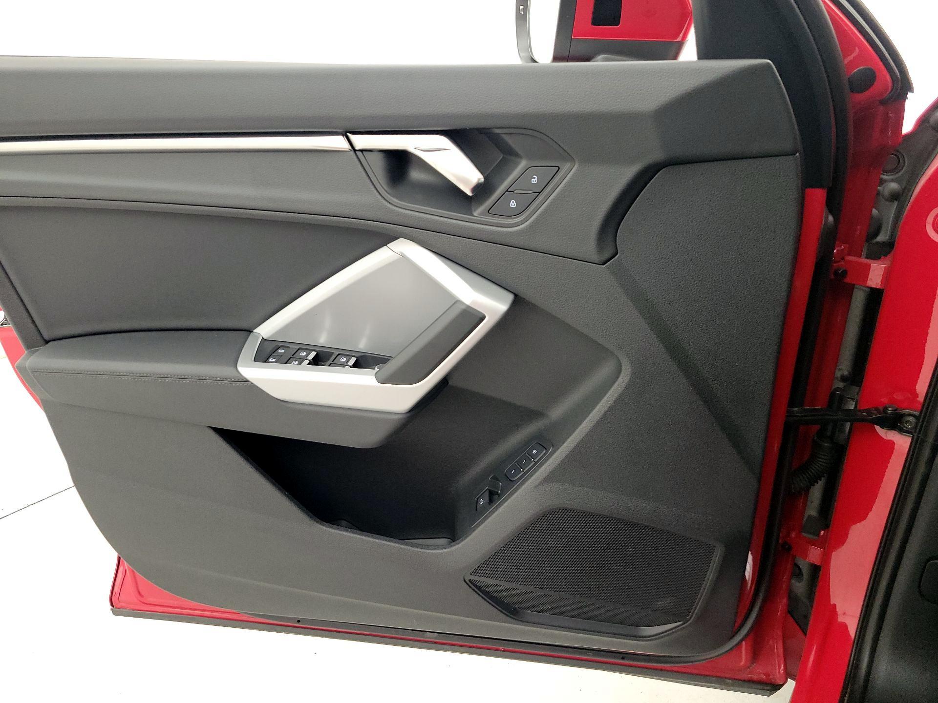 Thumbnail: 2022 Audi Q3 - 12