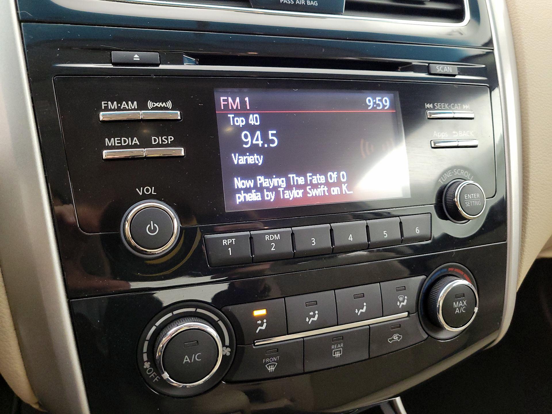 Thumbnail: 2015 Nissan Altima - 15