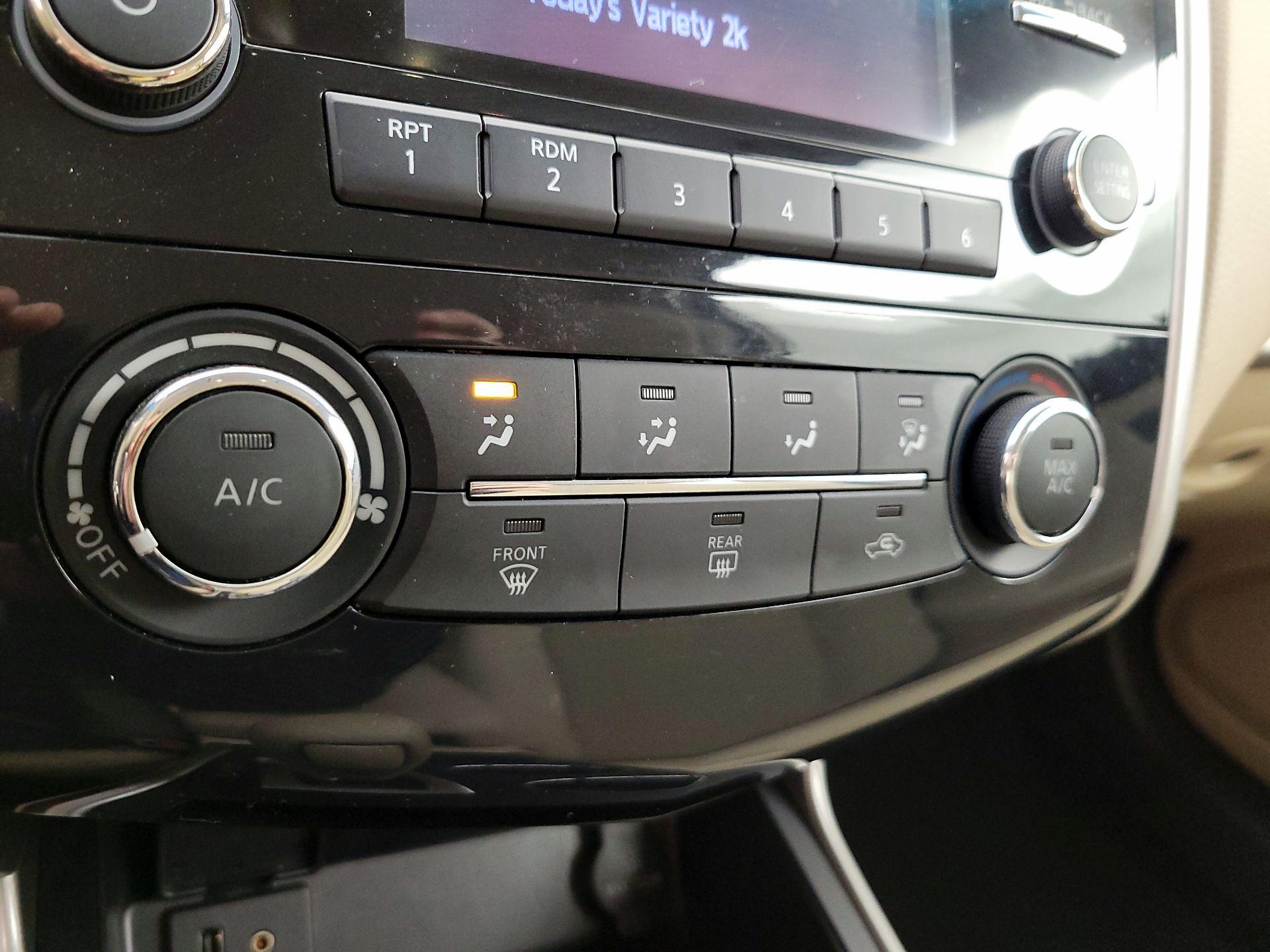 Thumbnail: 2015 Nissan Altima - 16