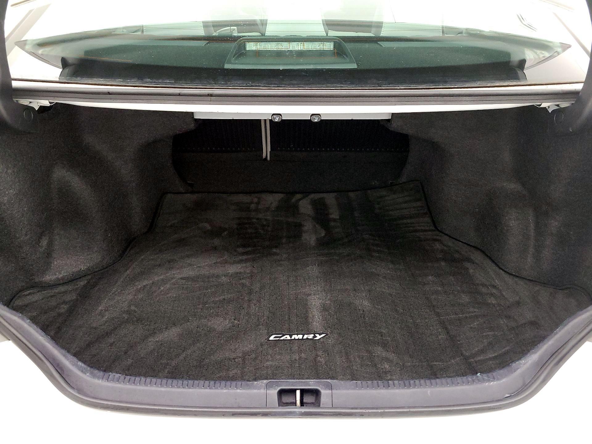 Thumbnail: 2015 Toyota Camry - 20