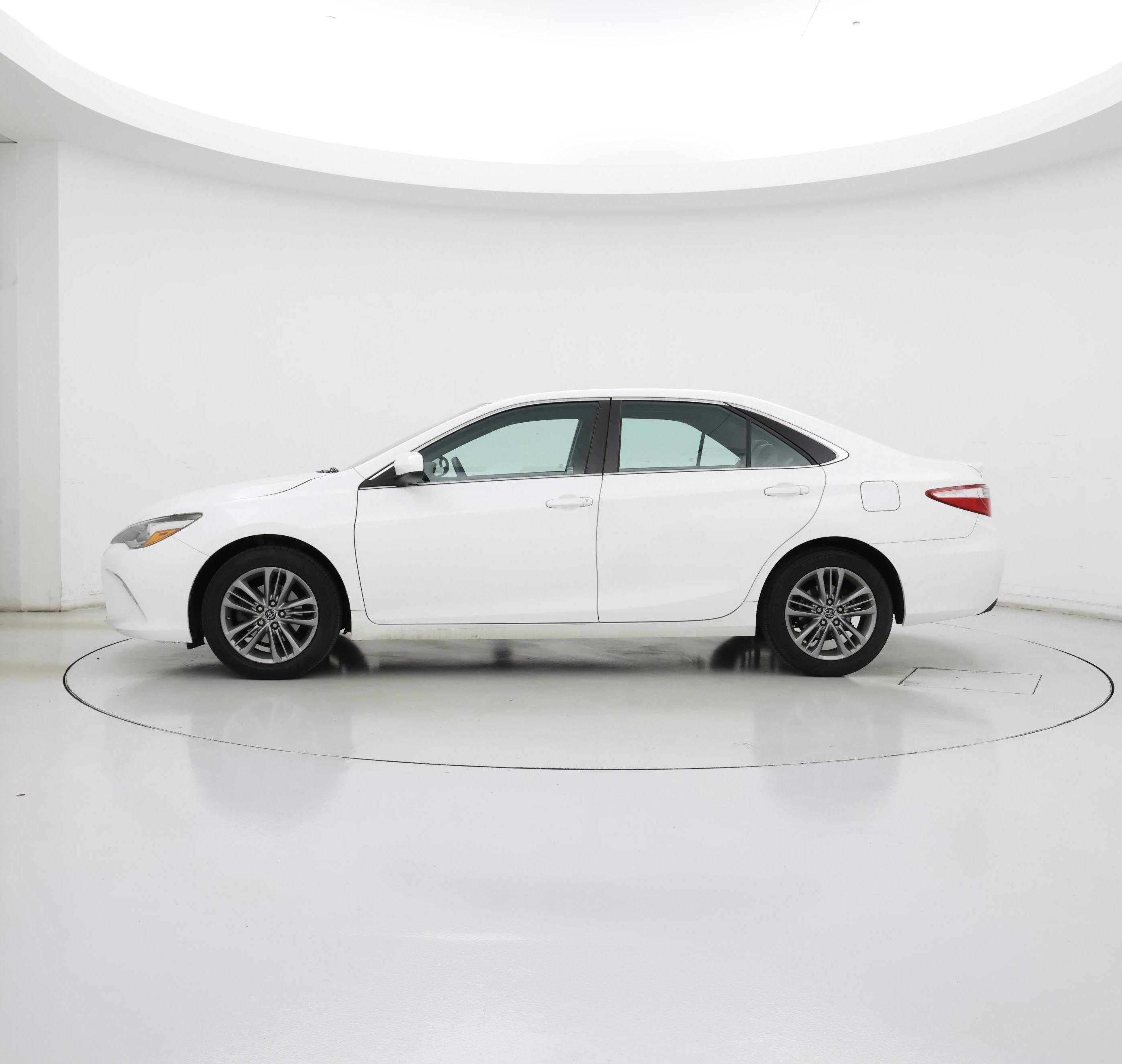 Thumbnail: 2015 Toyota Camry - 3