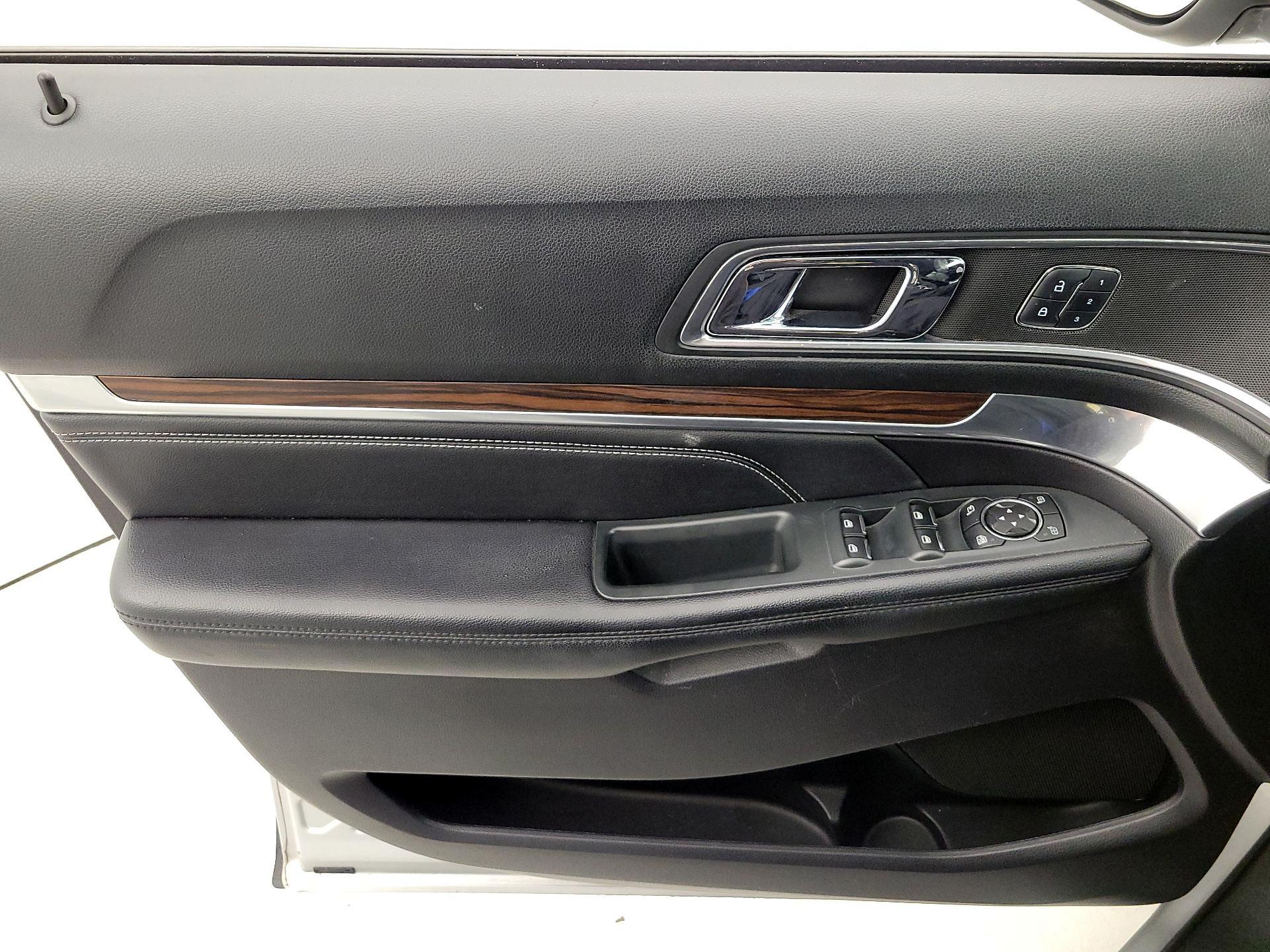 Thumbnail: 2017 Ford Explorer - 12