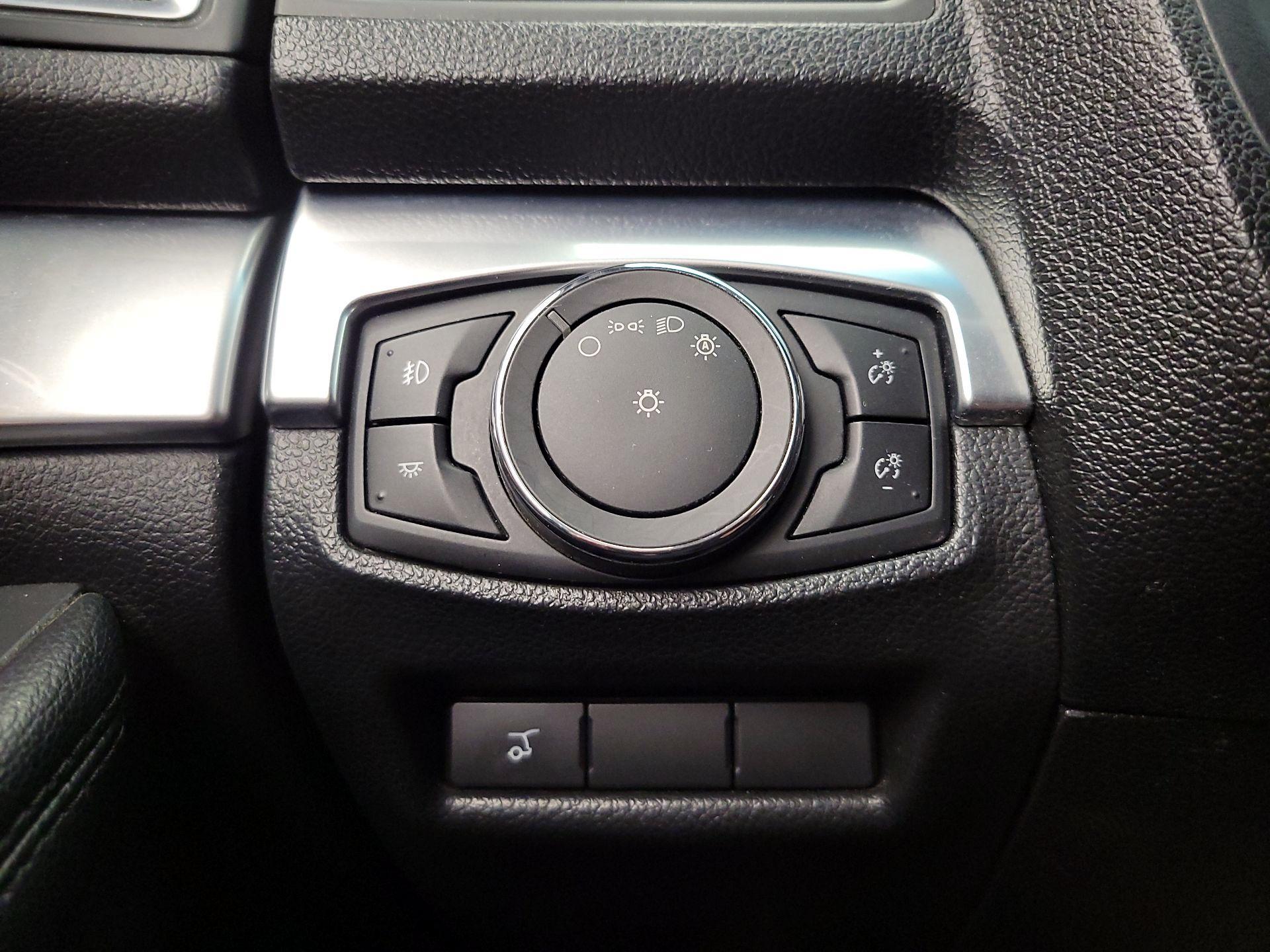 Thumbnail: 2017 Ford Explorer - 13