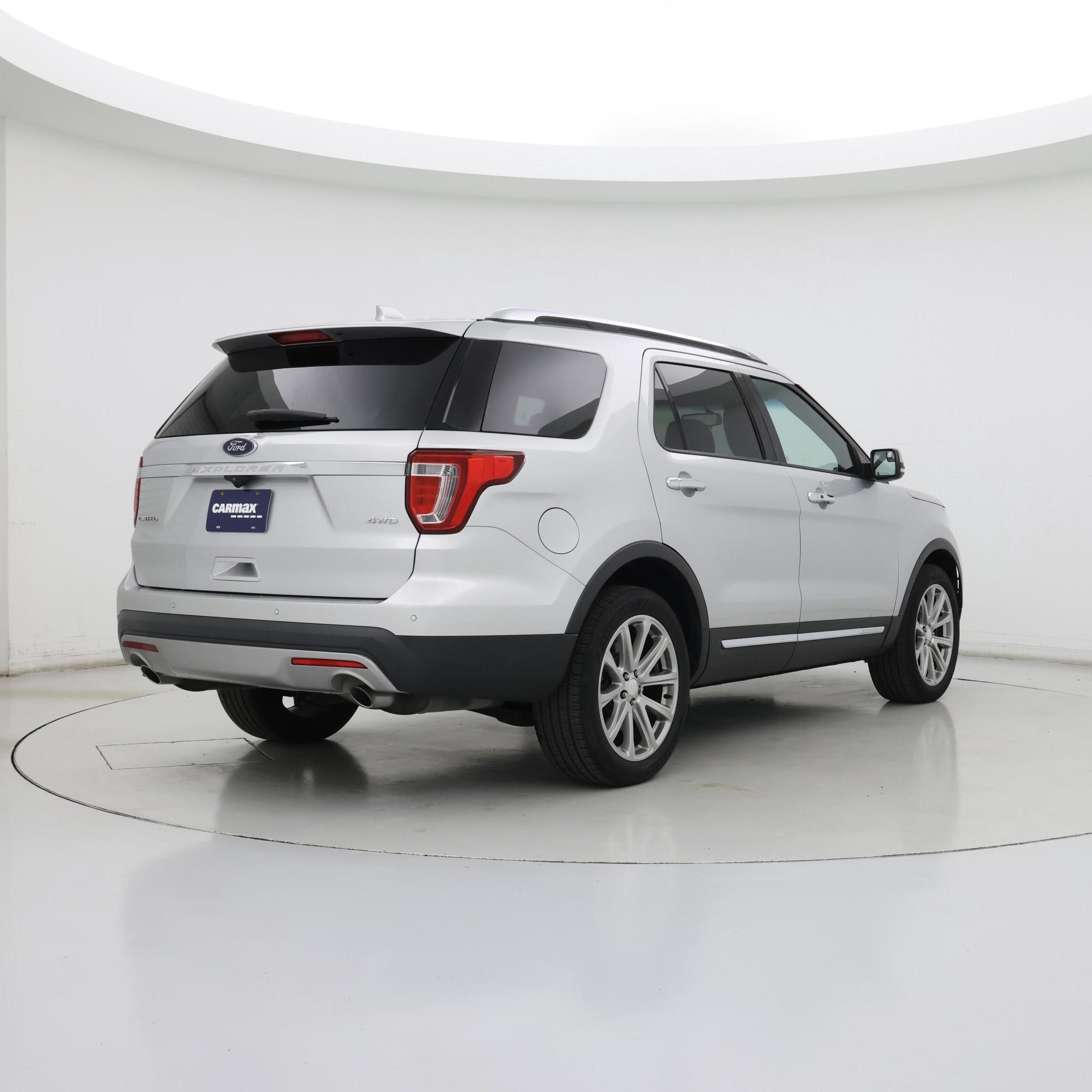 Thumbnail: 2017 Ford Explorer - 8