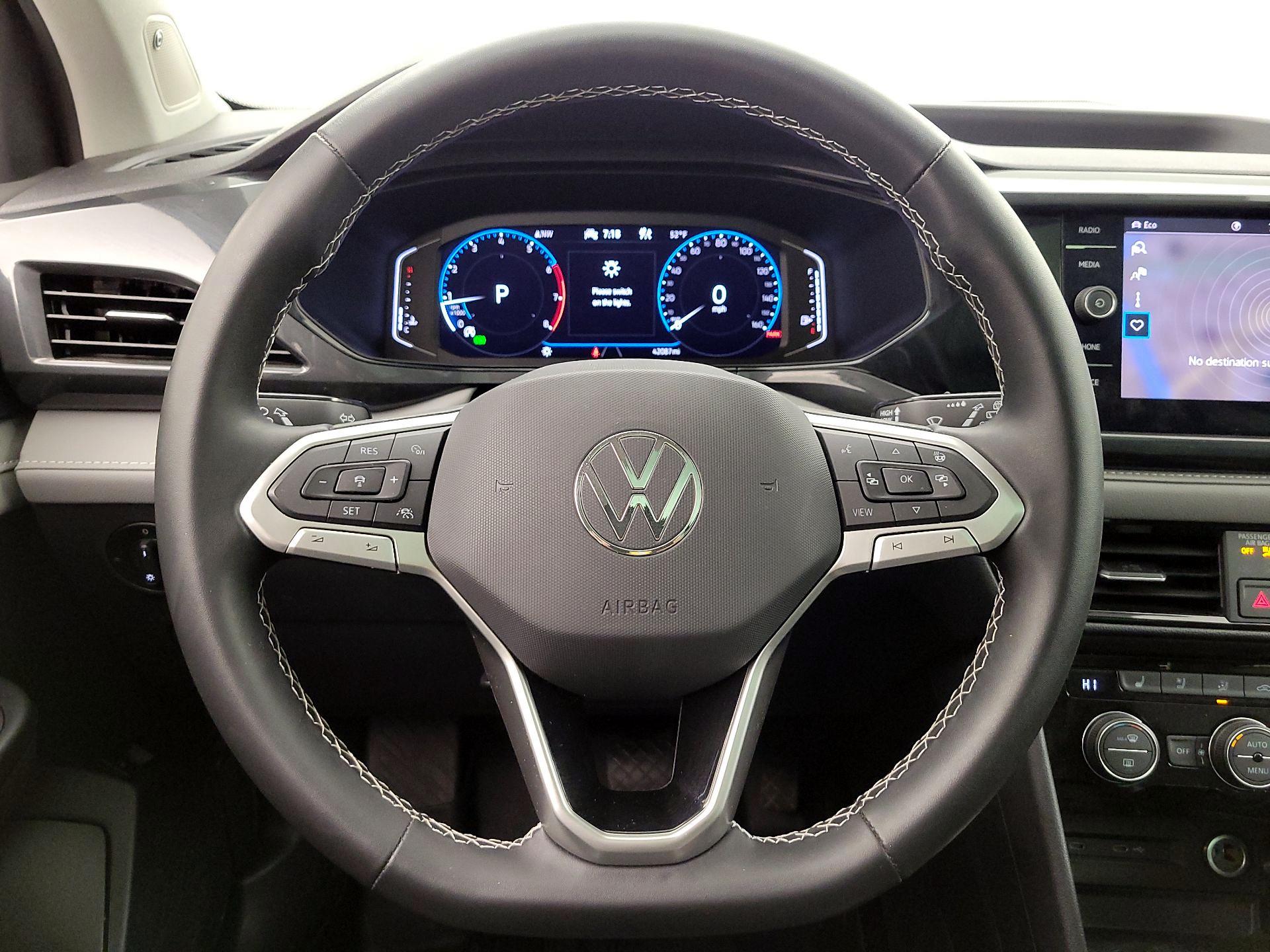 Thumbnail: 2022 Volkswagen Taos - 10