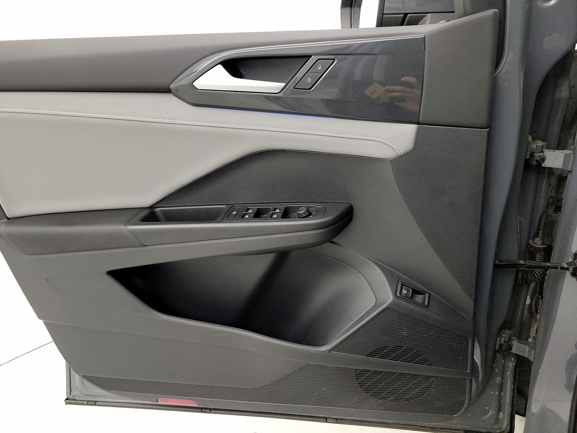 Thumbnail: 2022 Volkswagen Taos - 12