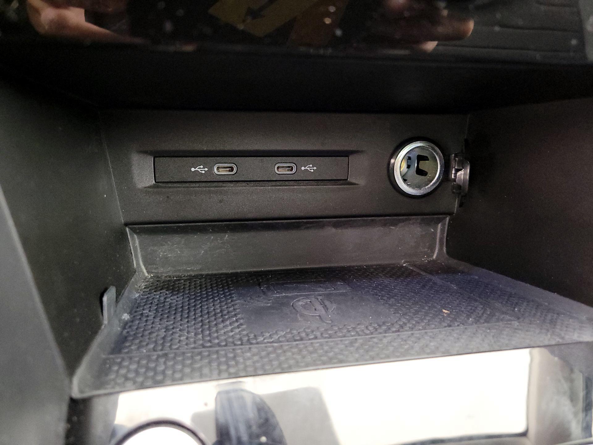 Thumbnail: 2022 Volkswagen Taos - 19