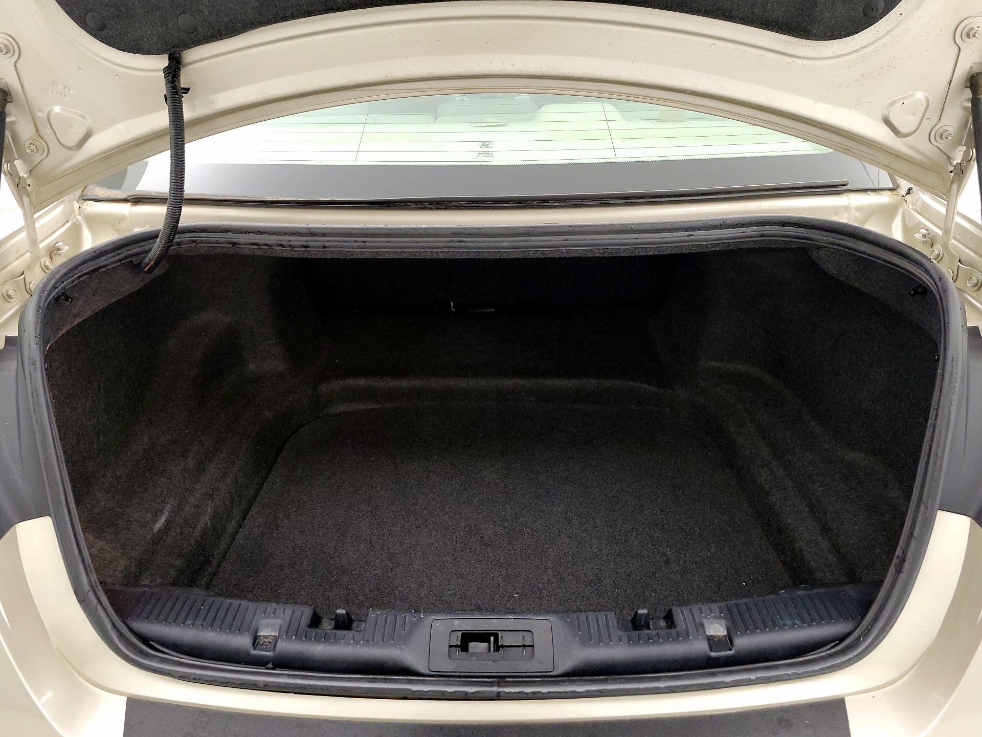 Thumbnail: 2018 Ford Taurus - 20