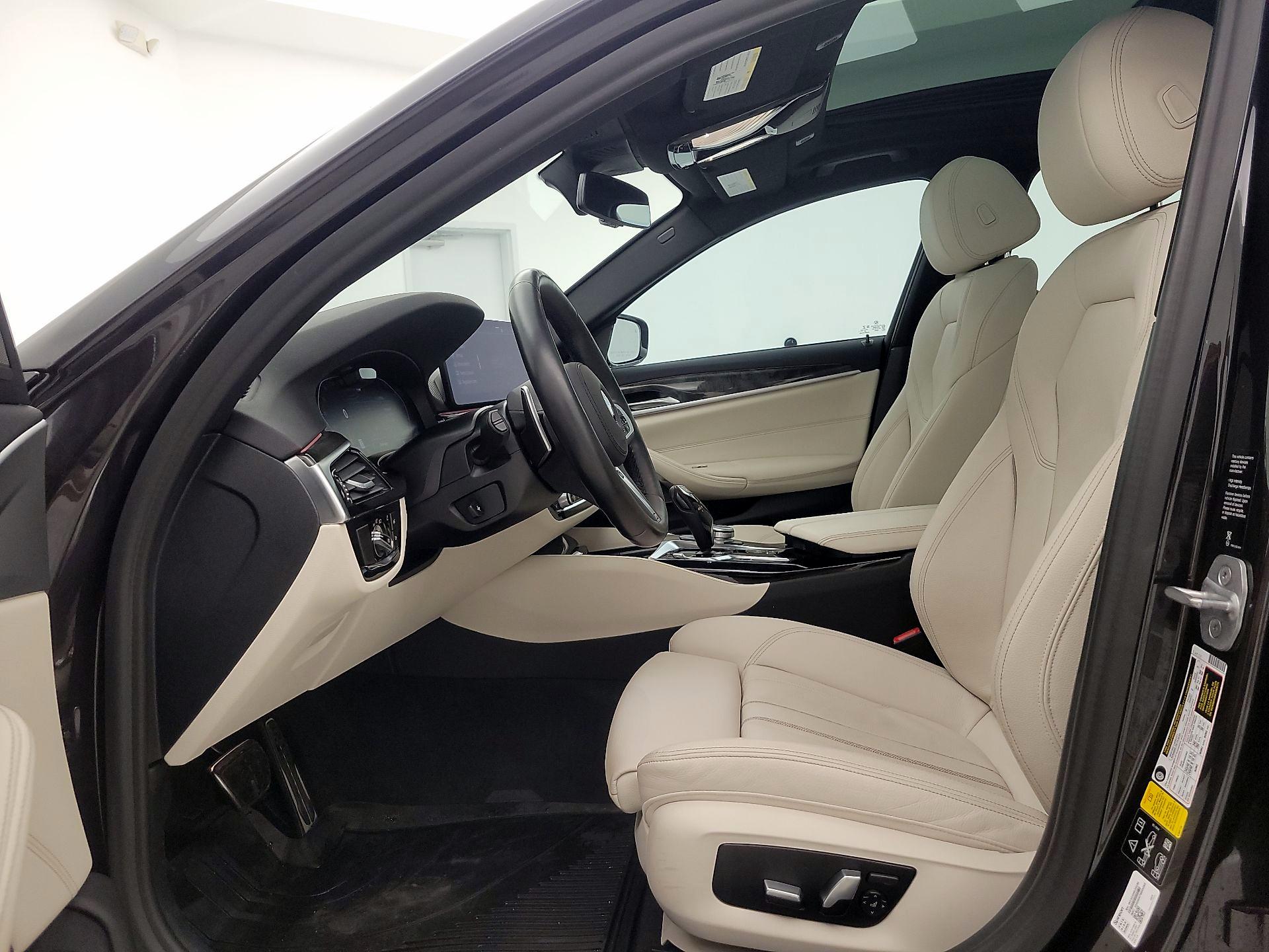 Thumbnail: 2021 BMW 5 Series - 11